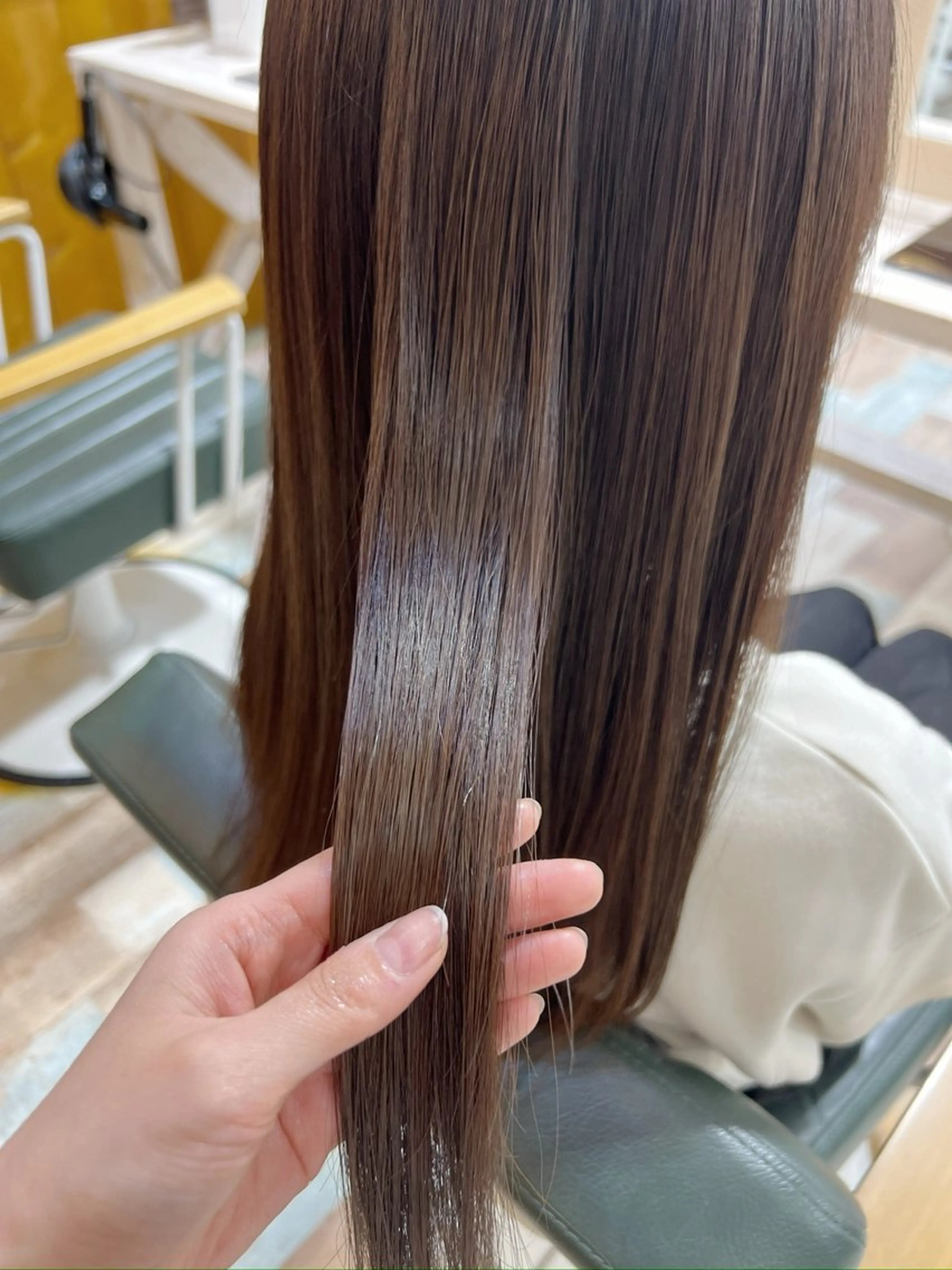 ロング ボブ 顔周りカット ハイライト 縮毛矯正 縮毛矯正 トリートメント KANA/ボブ/ インナーカラー/艶髪のヘアスタイル