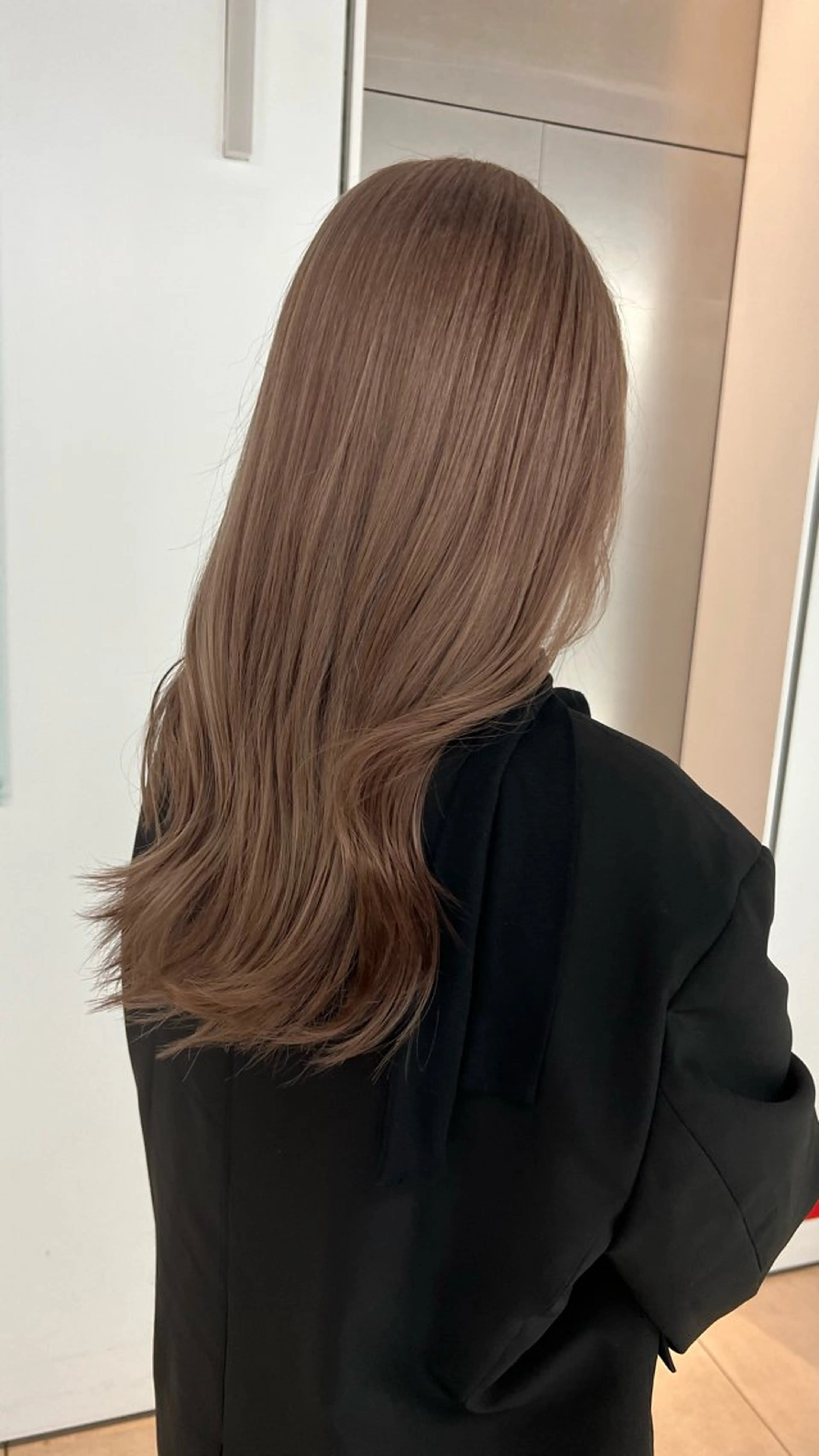 ロング カラー カット ヘアカラー トリートメント 抜きっぱなしブロンド /ハイトーン/カナタのヘアスタイル