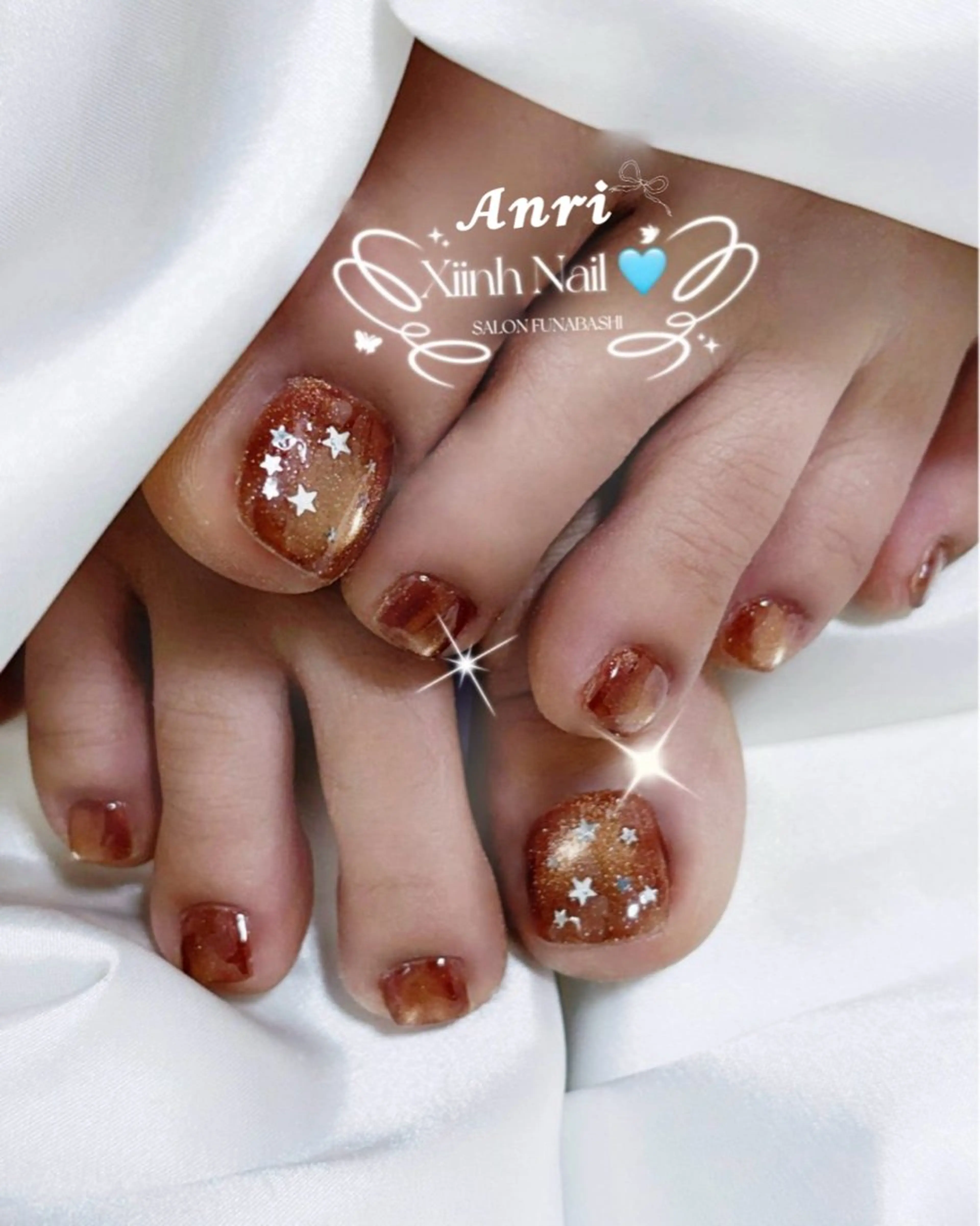 ネイル チークネイル 長さ出し フットネイル ジェルネイル 卒業式 𝓐𝓷𝓻𝓲 XiinhNailのネイルデザイン