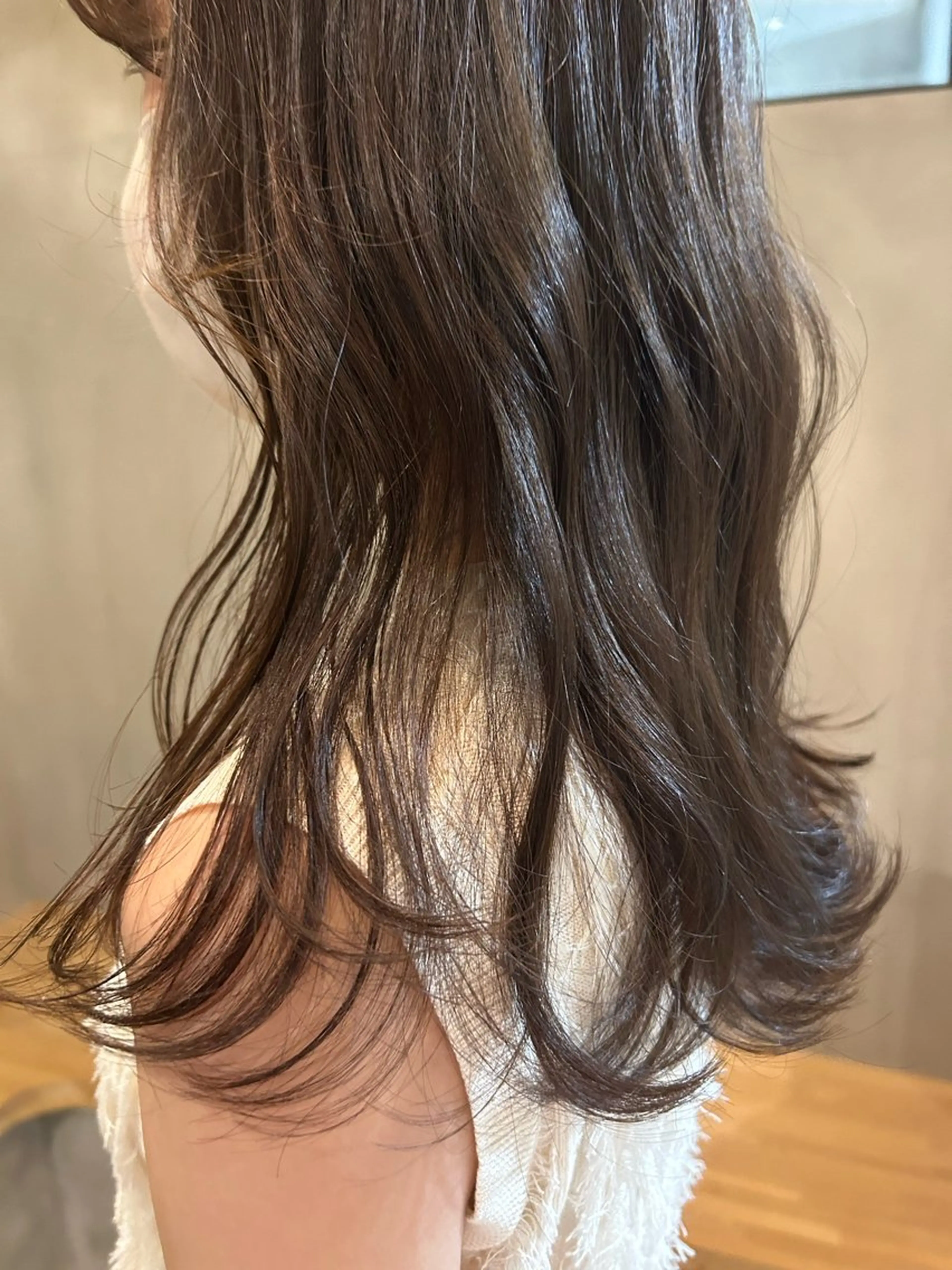 カラー 古澤 芽依のヘアスタイル