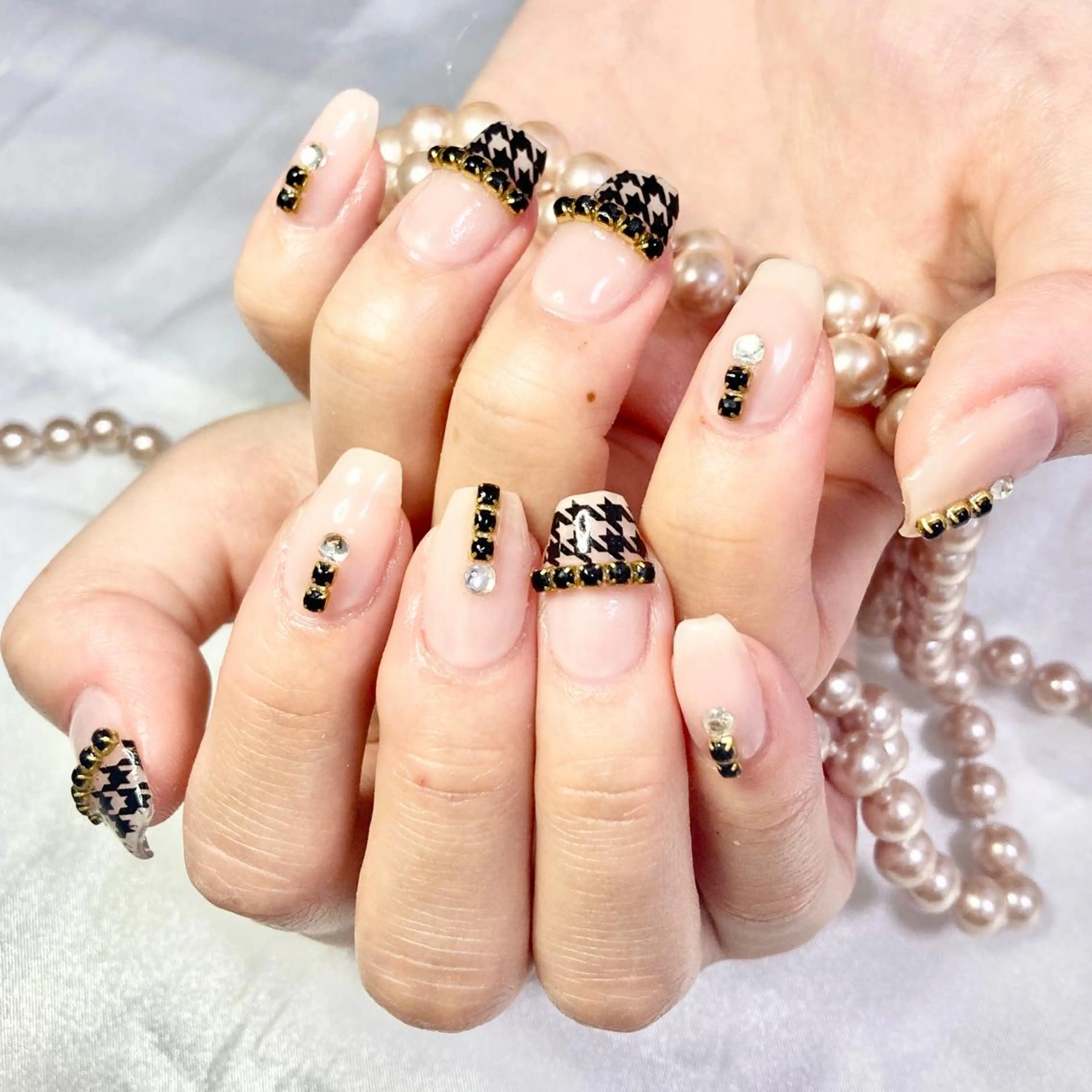 ネイル アートネイル オーロラネイル べっ甲ネイル ボルドー ブラウン 韓国ネイル/新大久保 4分　【Toko】のネイルデザイン