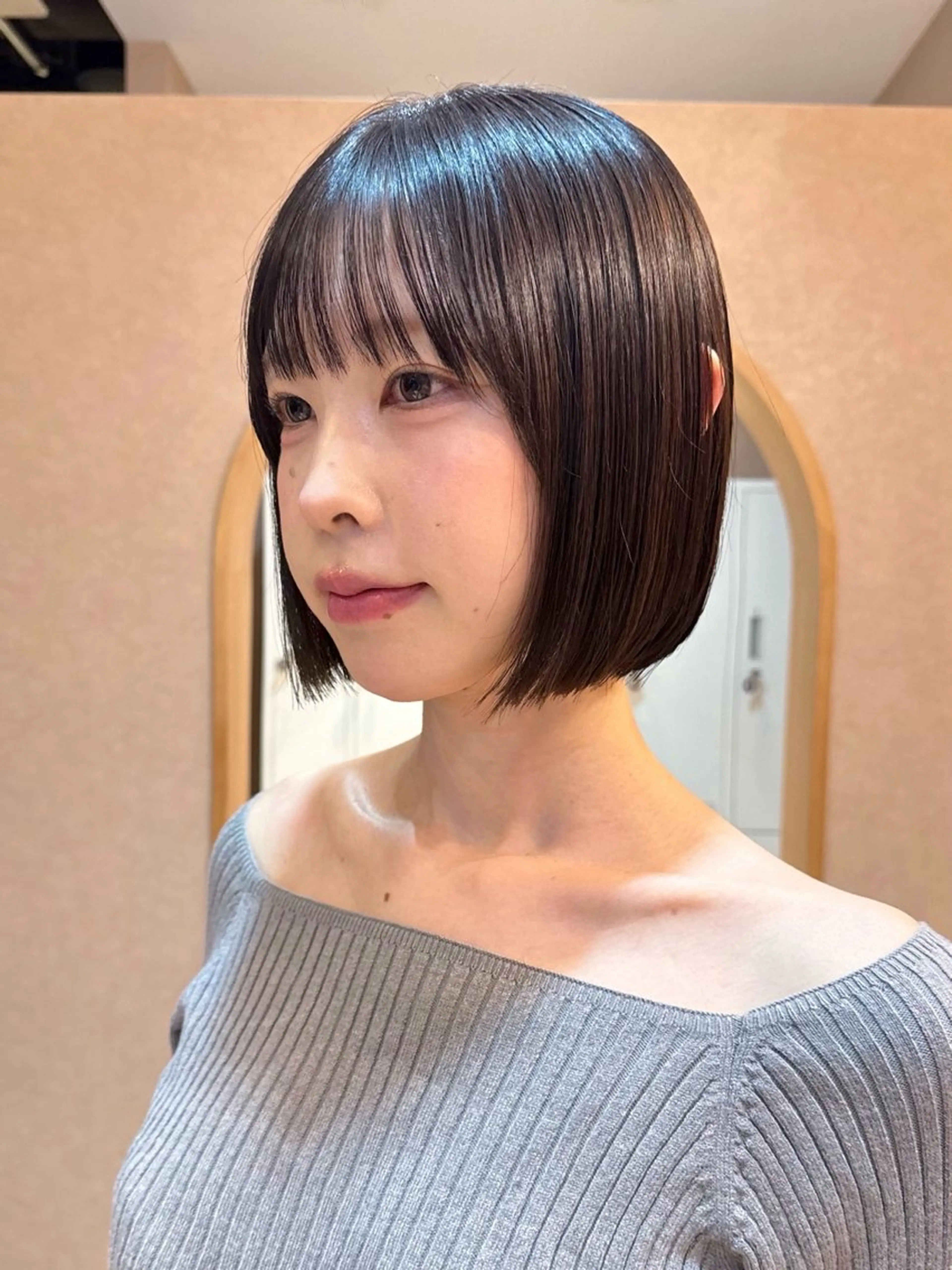 ショート カラー ボブ/レイヤー/ グレージュ/moyuのヘアスタイル