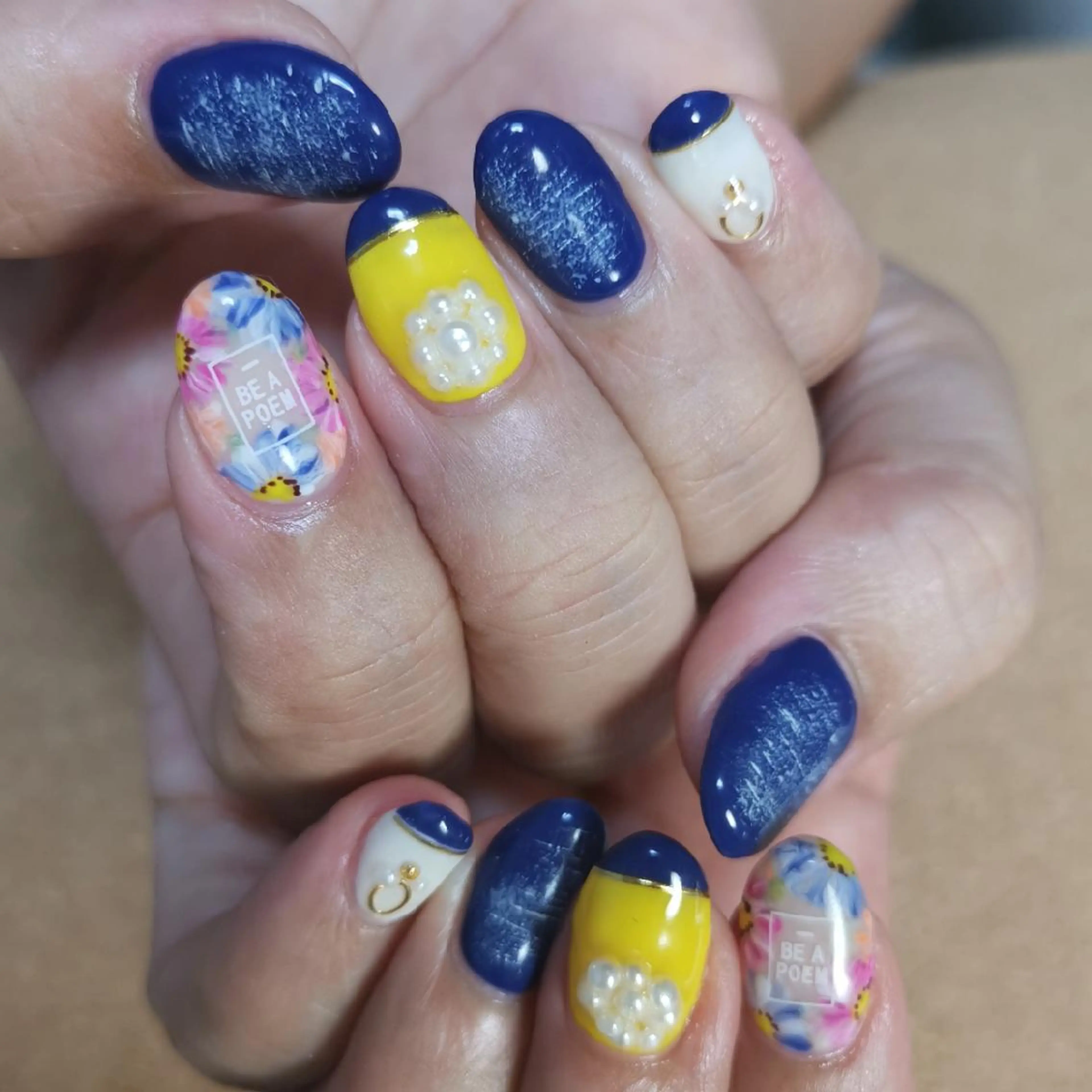 ネイル 持ち込み ハンドネイル reve あやののネイルデザイン