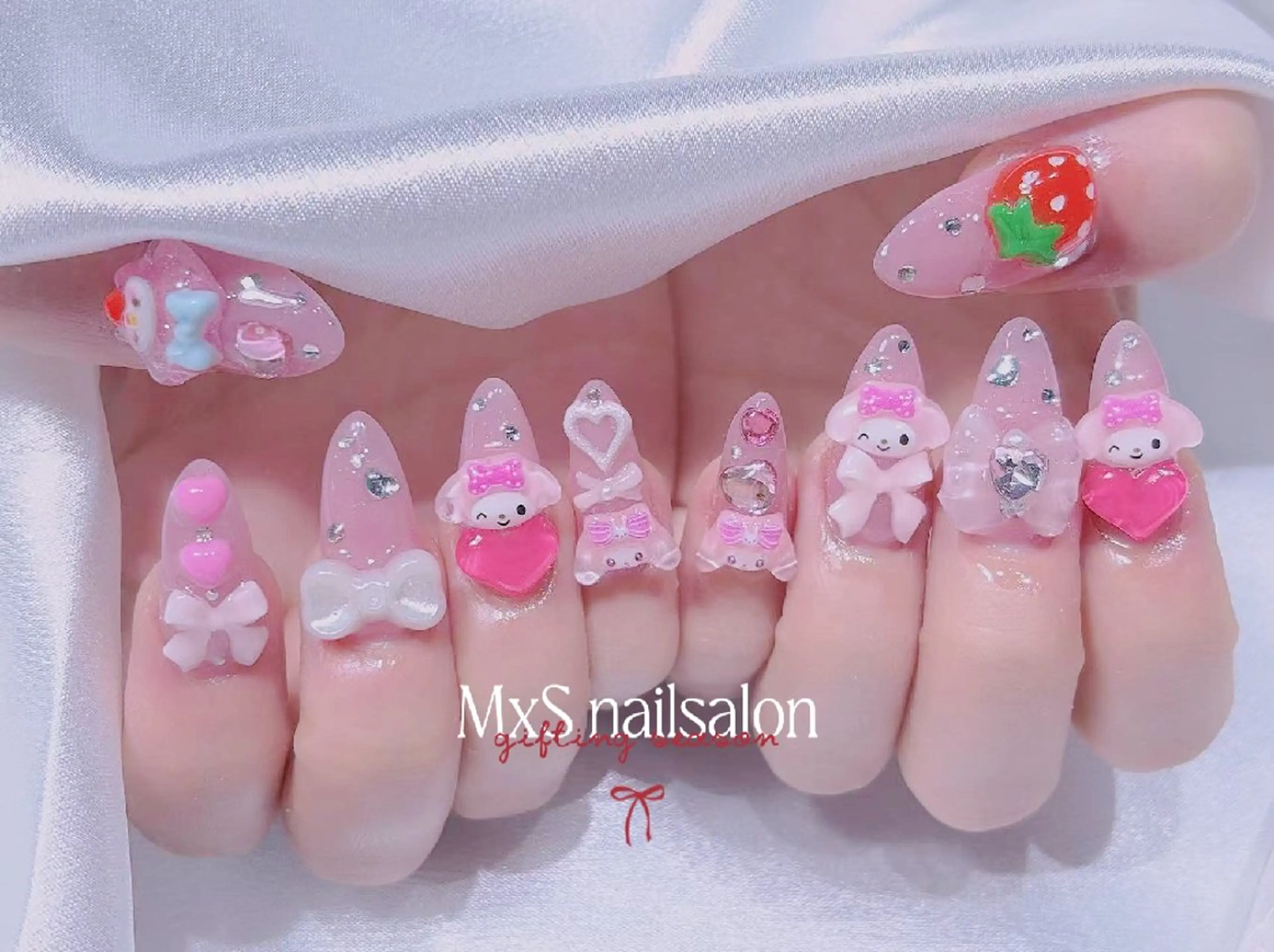 ネイル ハンドネイル ハンドケア MxS Nail(長さだし/フィルイン/マグネット/韓国ネイル/ワンホンネイル/ワンカラー)所属・MxS リィリィのネイルデザイン