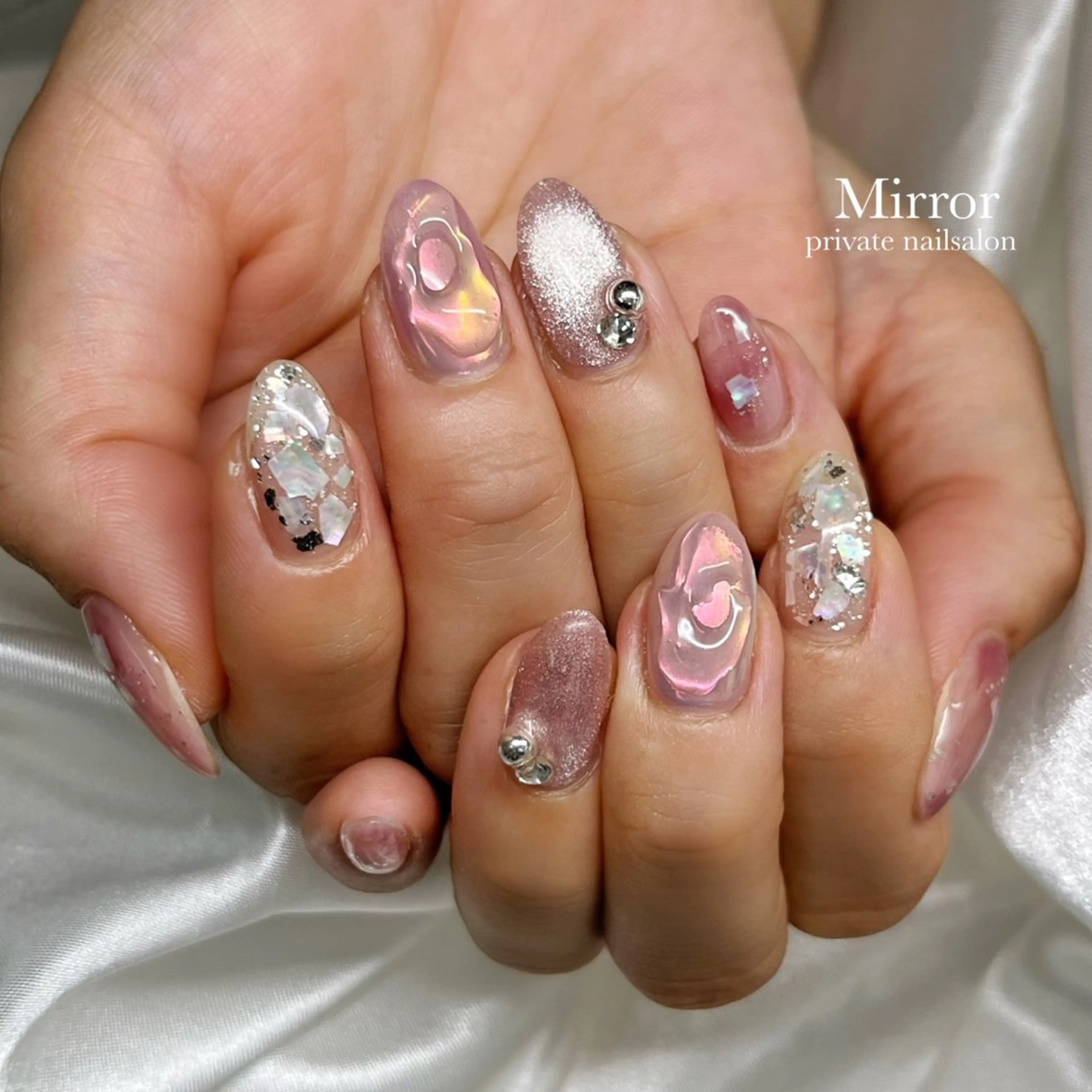 ネイル nailsalon Mirrorのネイルデザイン