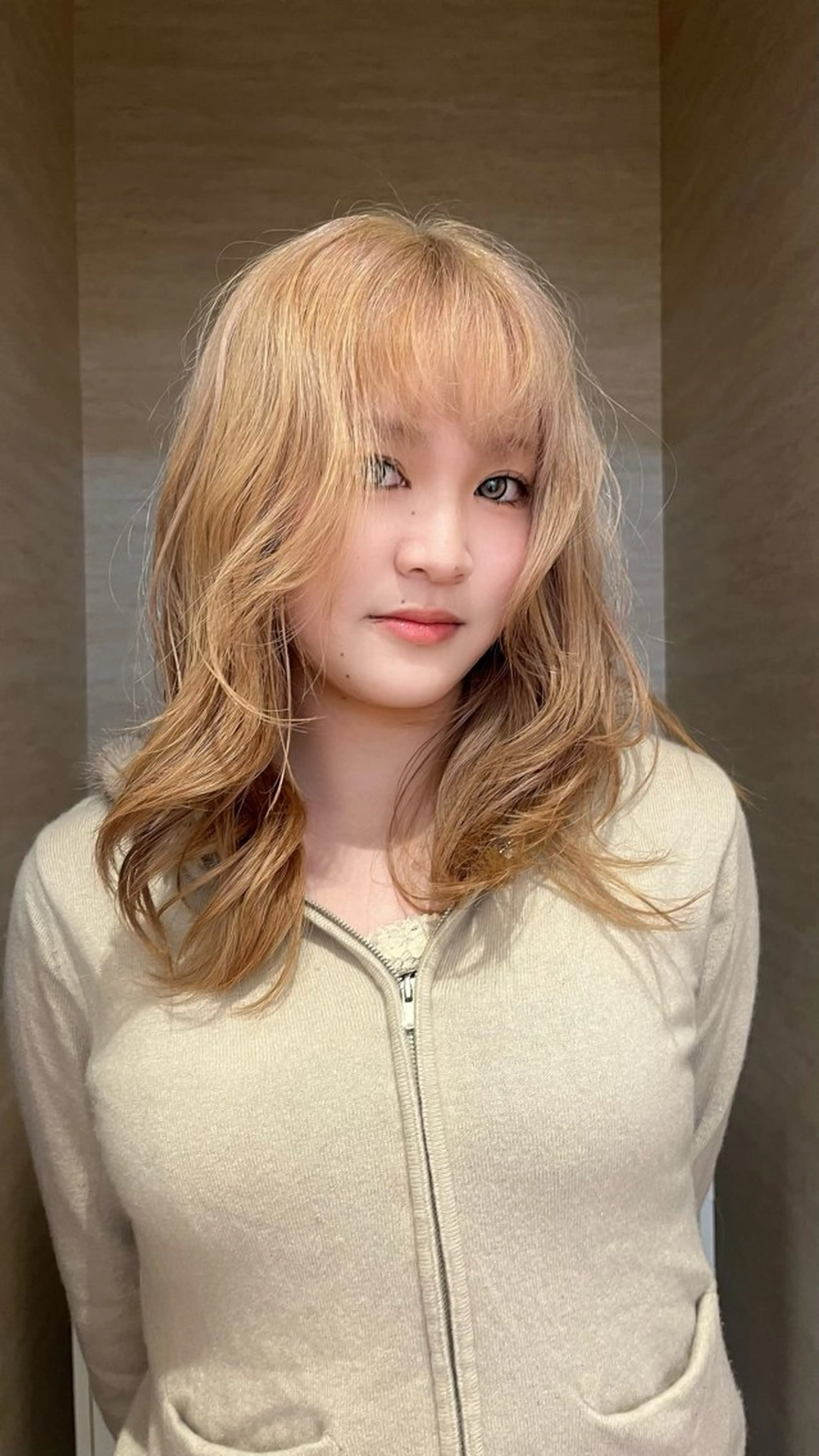 セミロング カラー 柔らかい艶暖色 レイヤー🫧姫汝のヘアスタイル