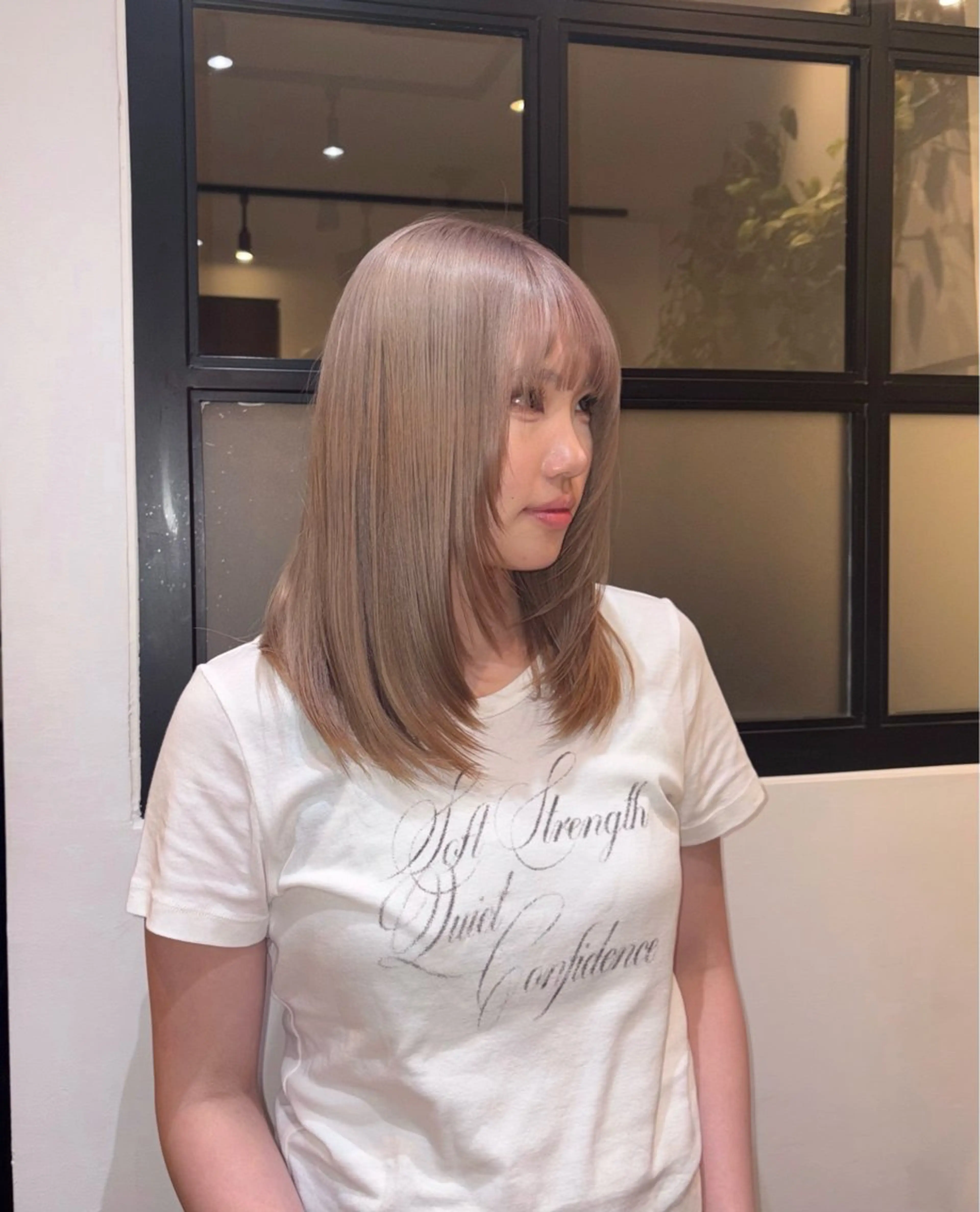 ミディアム カラー ベージュカラー 透明感カラー ダブルカラー ミルクティーベージュ ヘアカラー 🪽MiYU🪽 艶カラー⁎⁺˳✧のヘアスタイル
