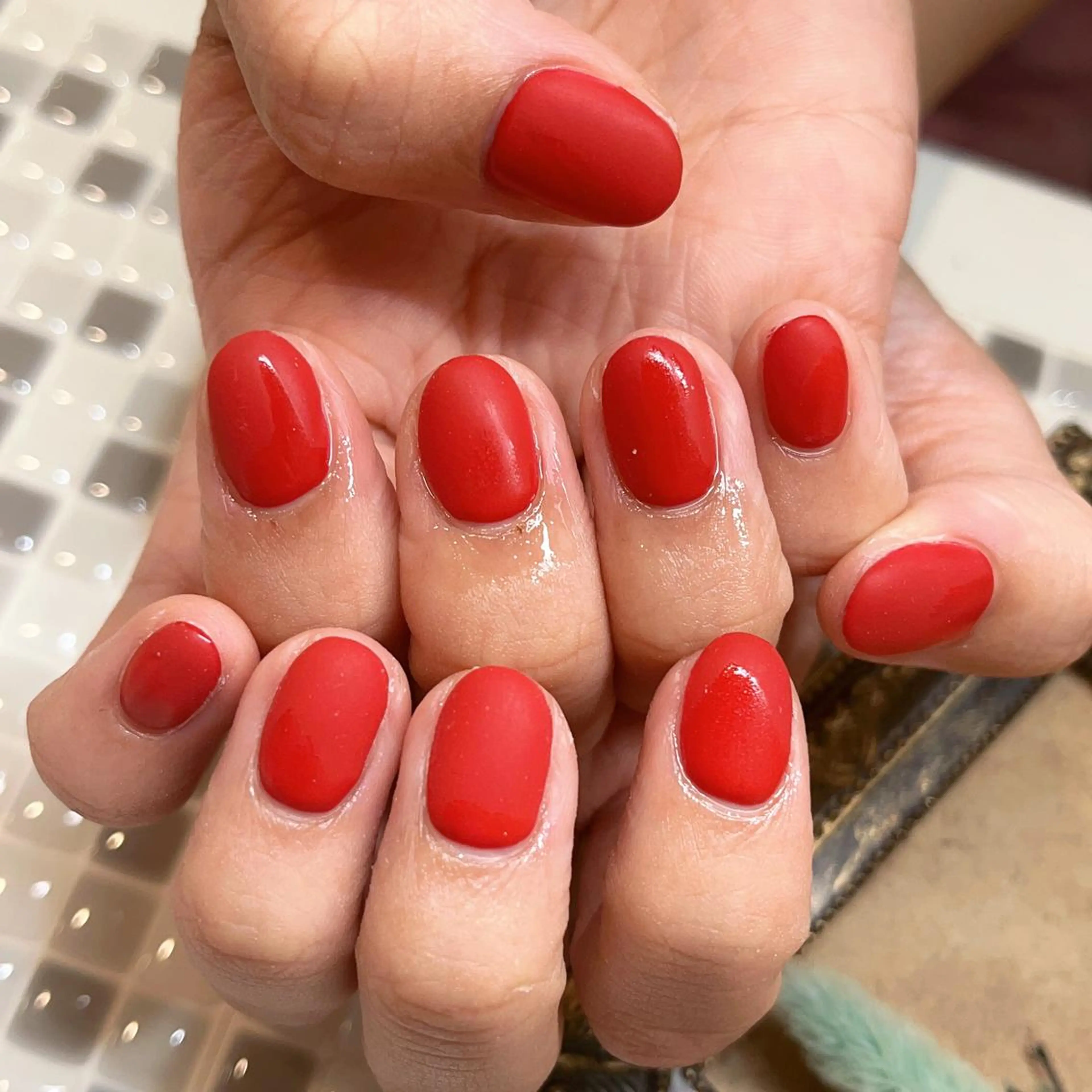 ネイル マットネイル 赤色 nailist yuiのネイルデザイン