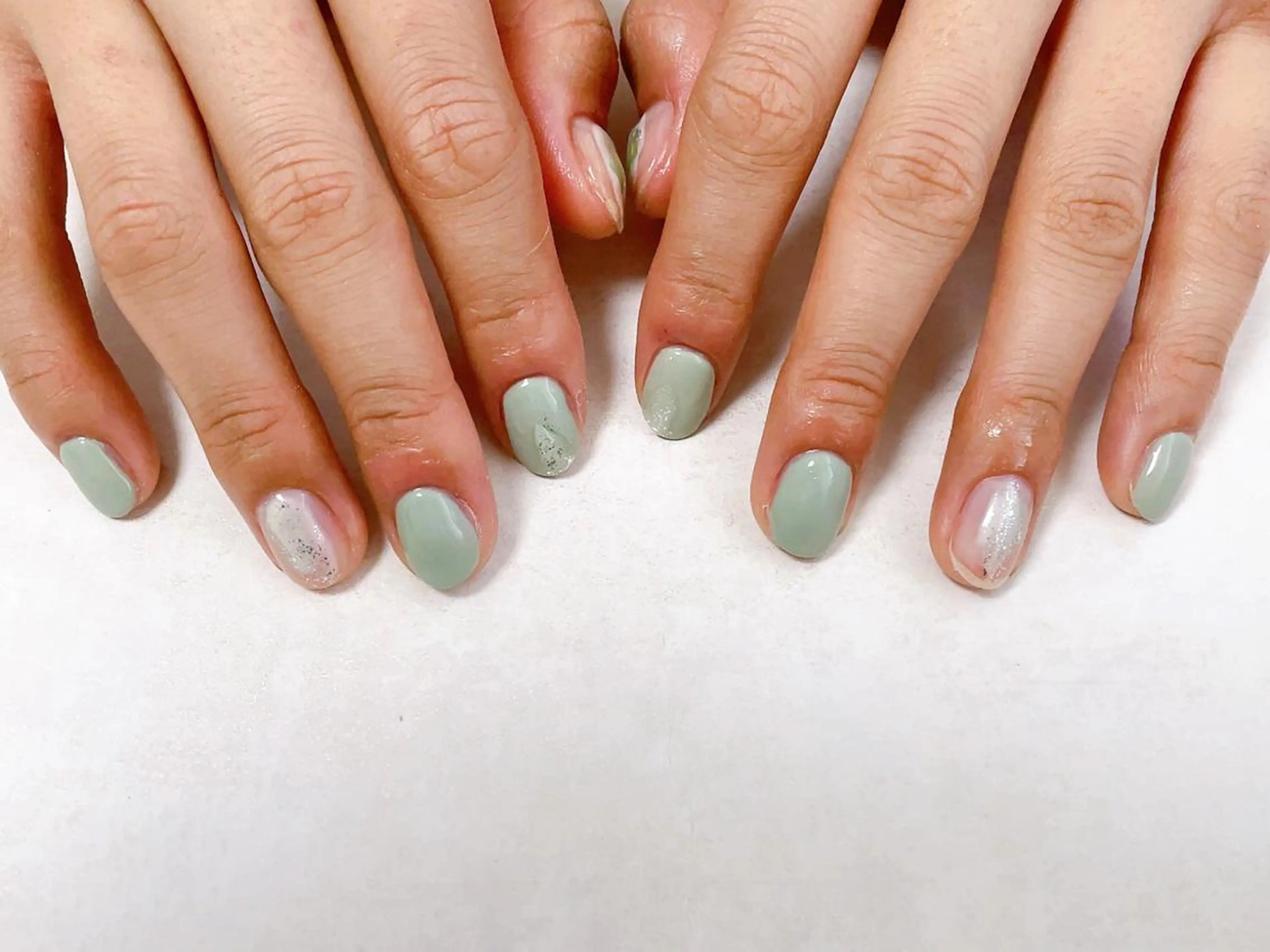 ネイル オーロラネイル フラワーネイル フットネイル フレンチネイル ジェルネイル mogunail &blowのネイルデザイン