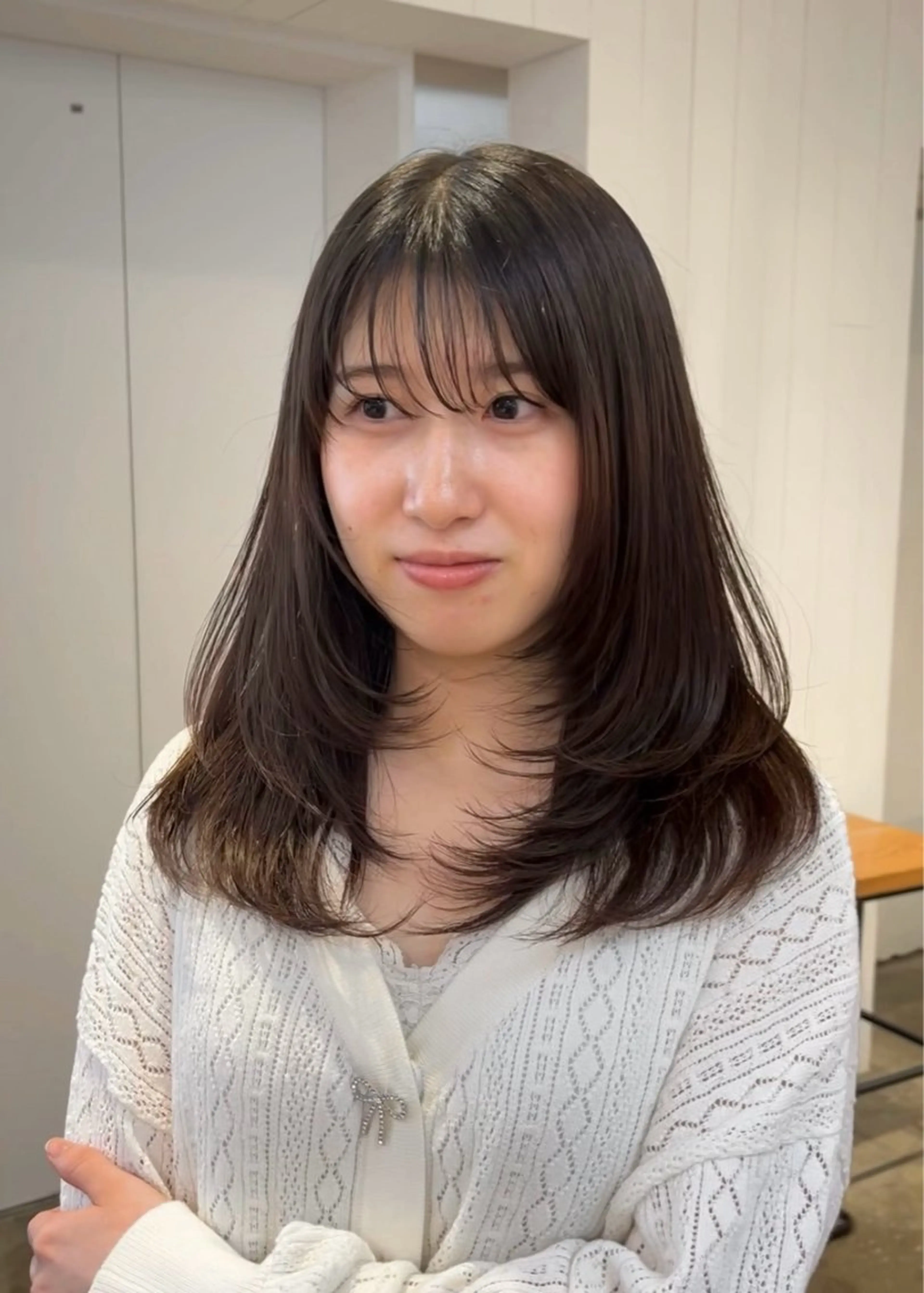 セミロング フカミ マナカのヘアスタイル