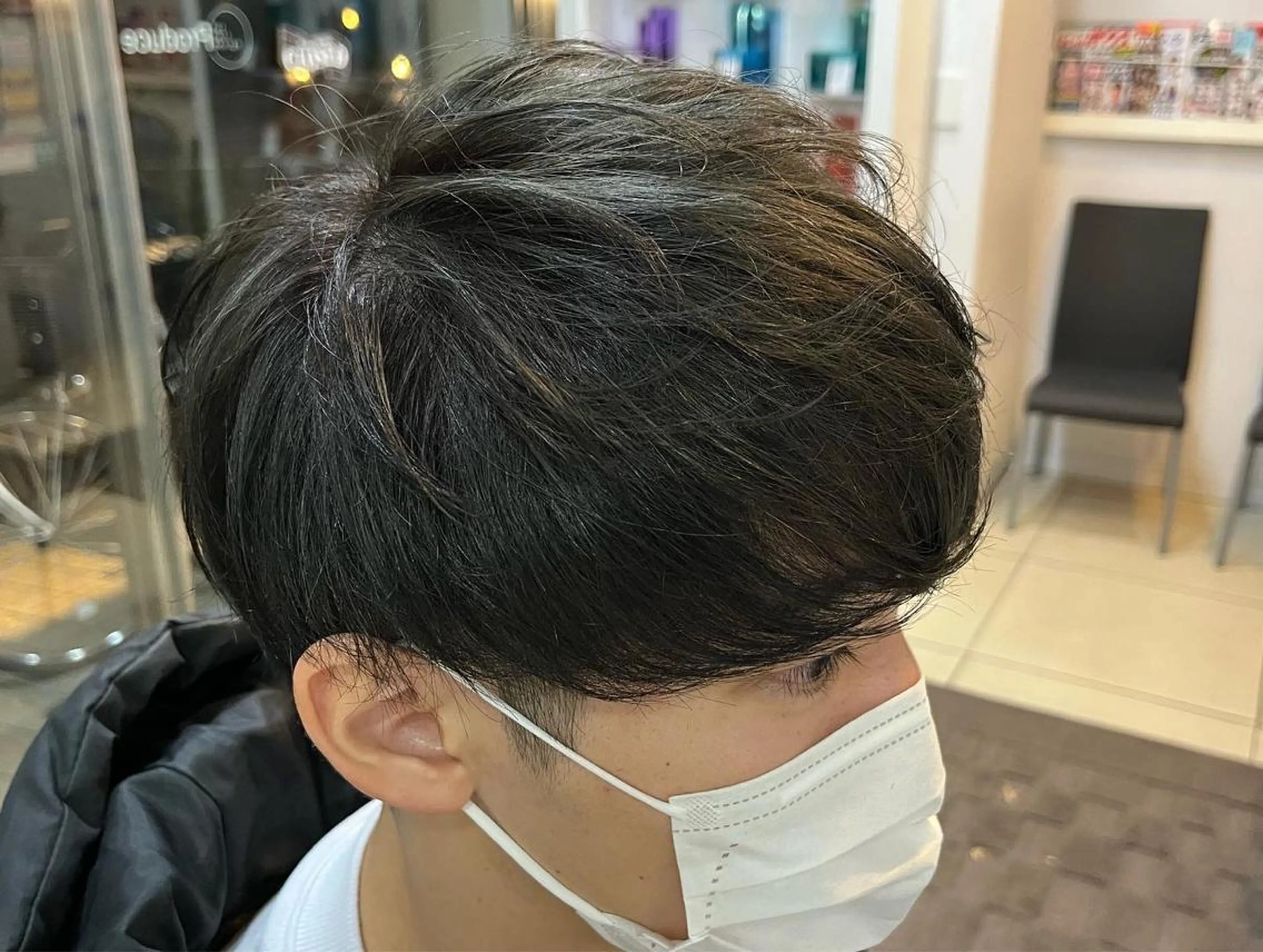 ショート カラー メンズ マッシュ グレージュ オリーブカラー オリーブグレージュ オリーブグレー カット ヘアカラー 韓国メンズヘア/ 毛流れヘア　須田龍世のヘアスタイル