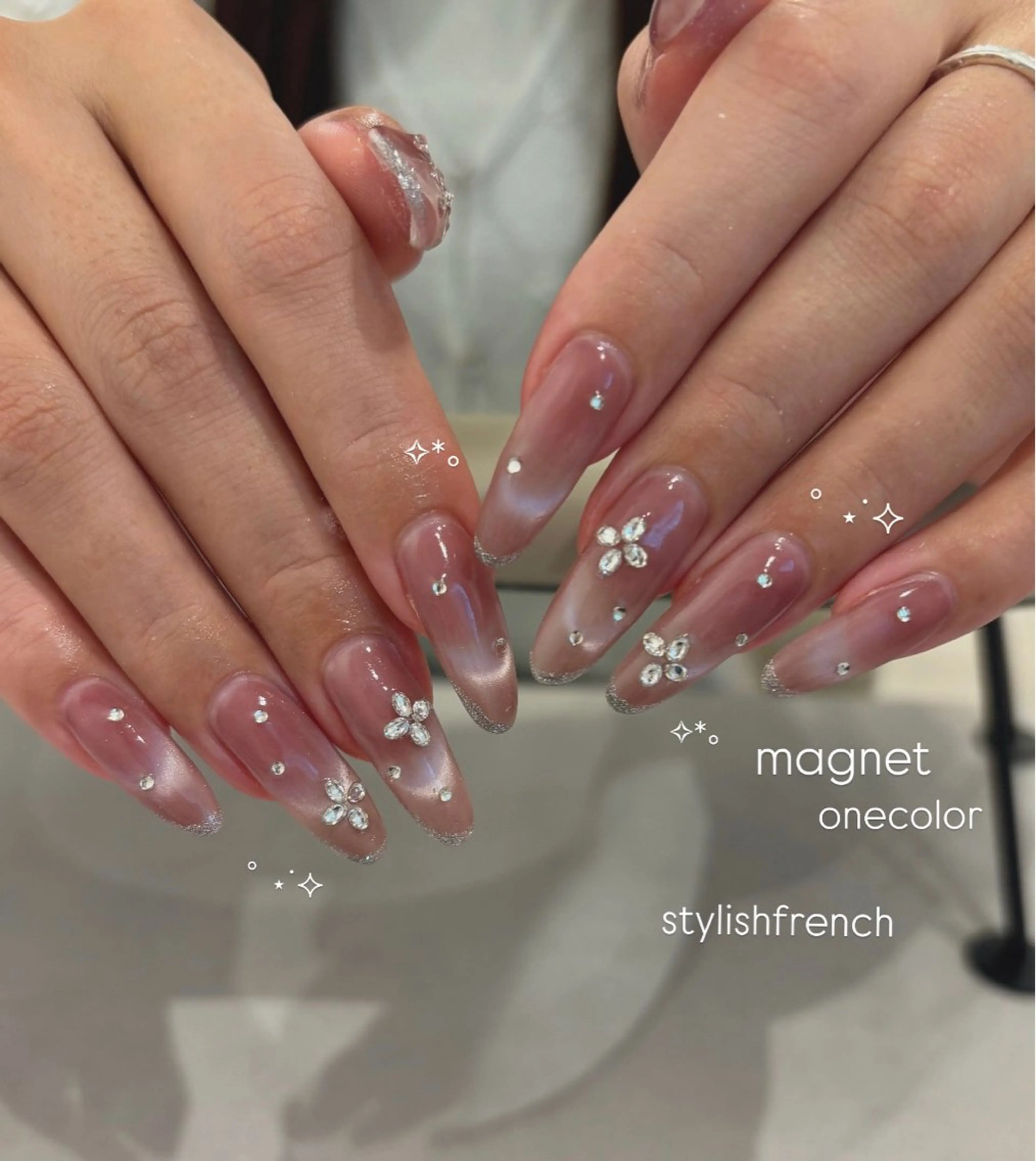 ネイル フレンチネイル キラキラネイル マグネットネイル シルバー シンプルネイル ハンドネイル ハンドケア enurk店 🍋 M I K U  *のその他イメージ