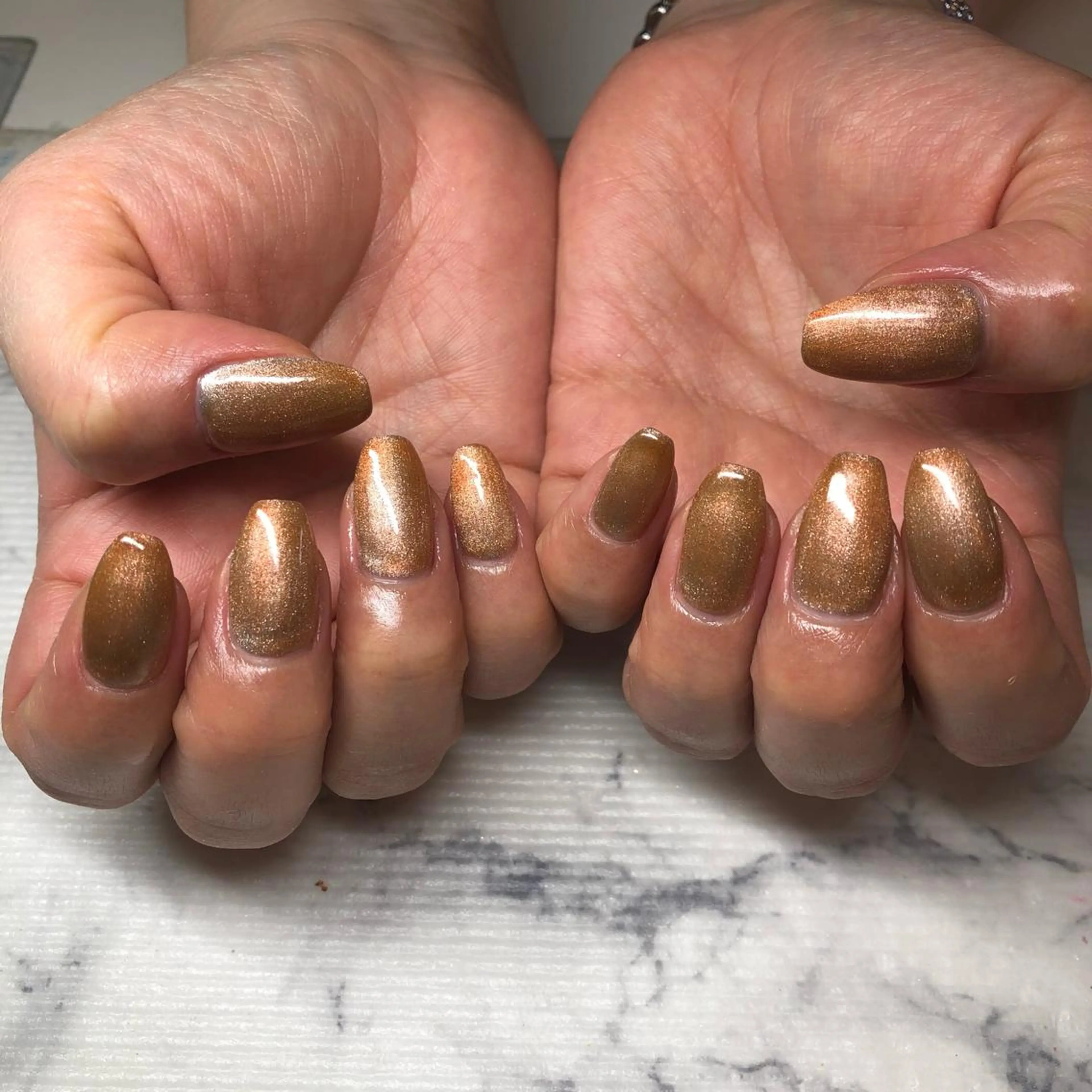 ネイル ブラウン マグネットネイル おそろいネイル 持ち込み シルバー いちじゅう あおいのネイルデザイン