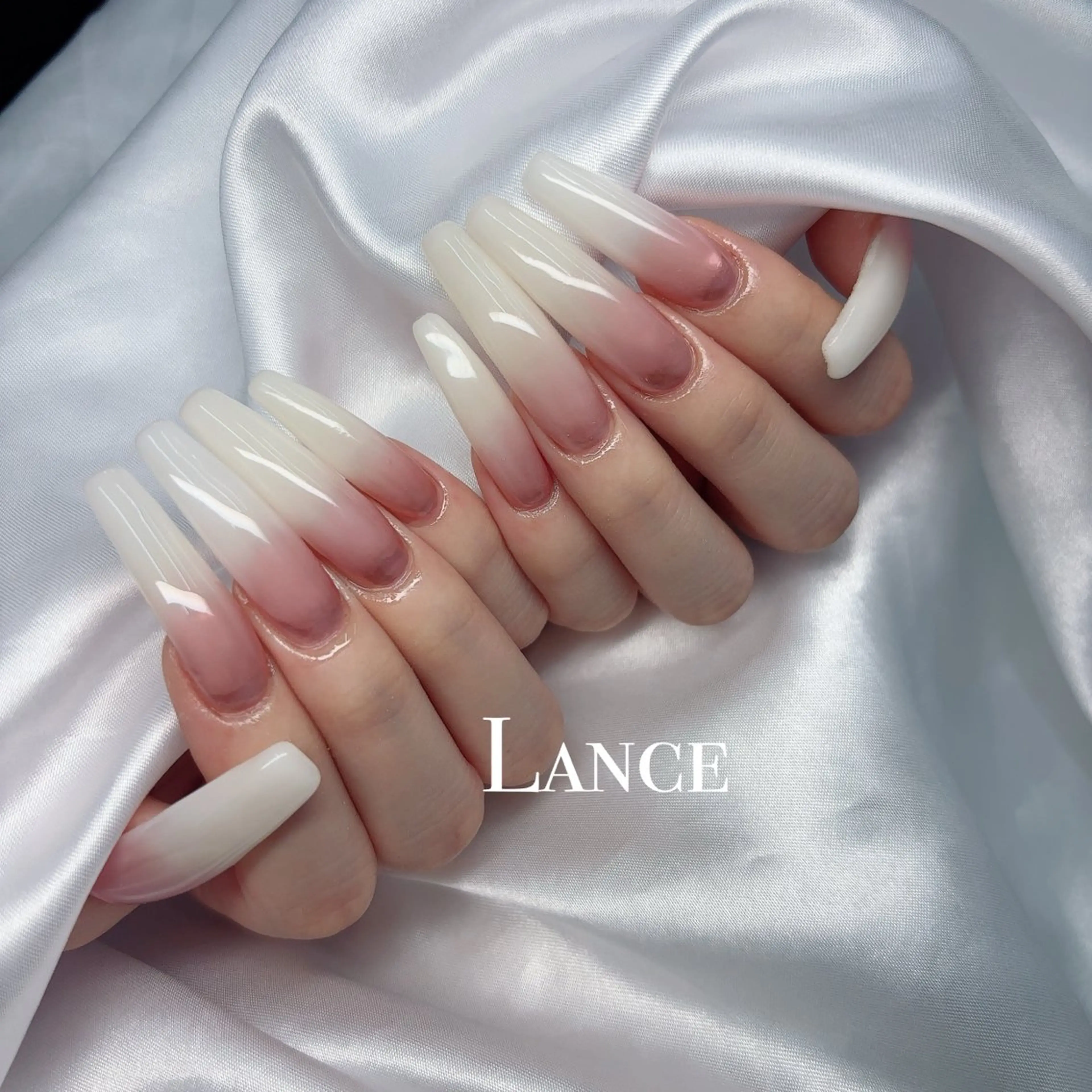 ネイル オーロラネイル フットネイル 氷ネイル・うるうるネイル キラキラネイル 韓国ネイル Lance nailのネイルデザイン