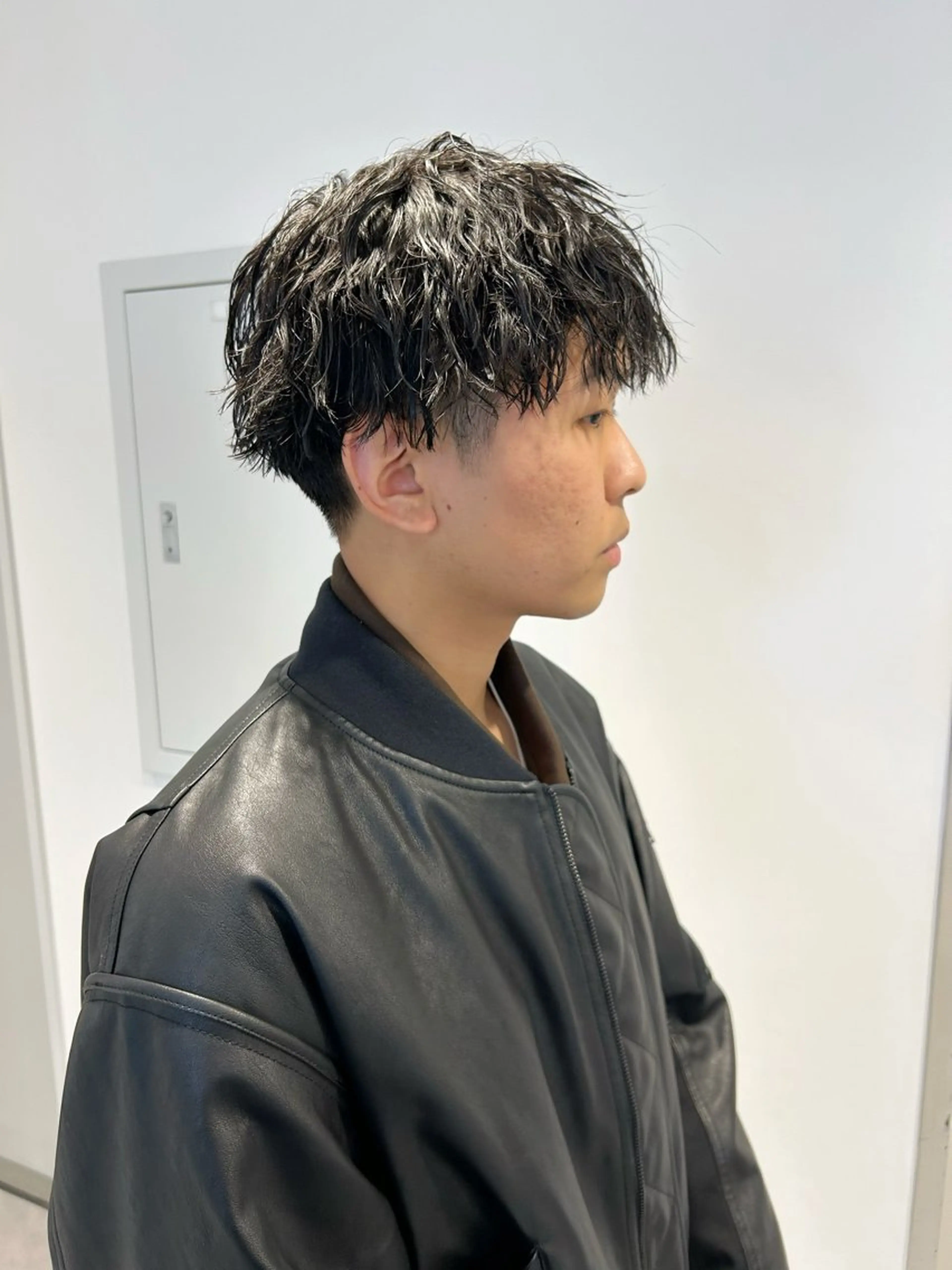 ショート パーマ メンズ マッシュ メンズパーマ 刈り上げ 波巻きパーマ 池袋/レイヤー/ 顔まわり/taigaのヘアスタイル