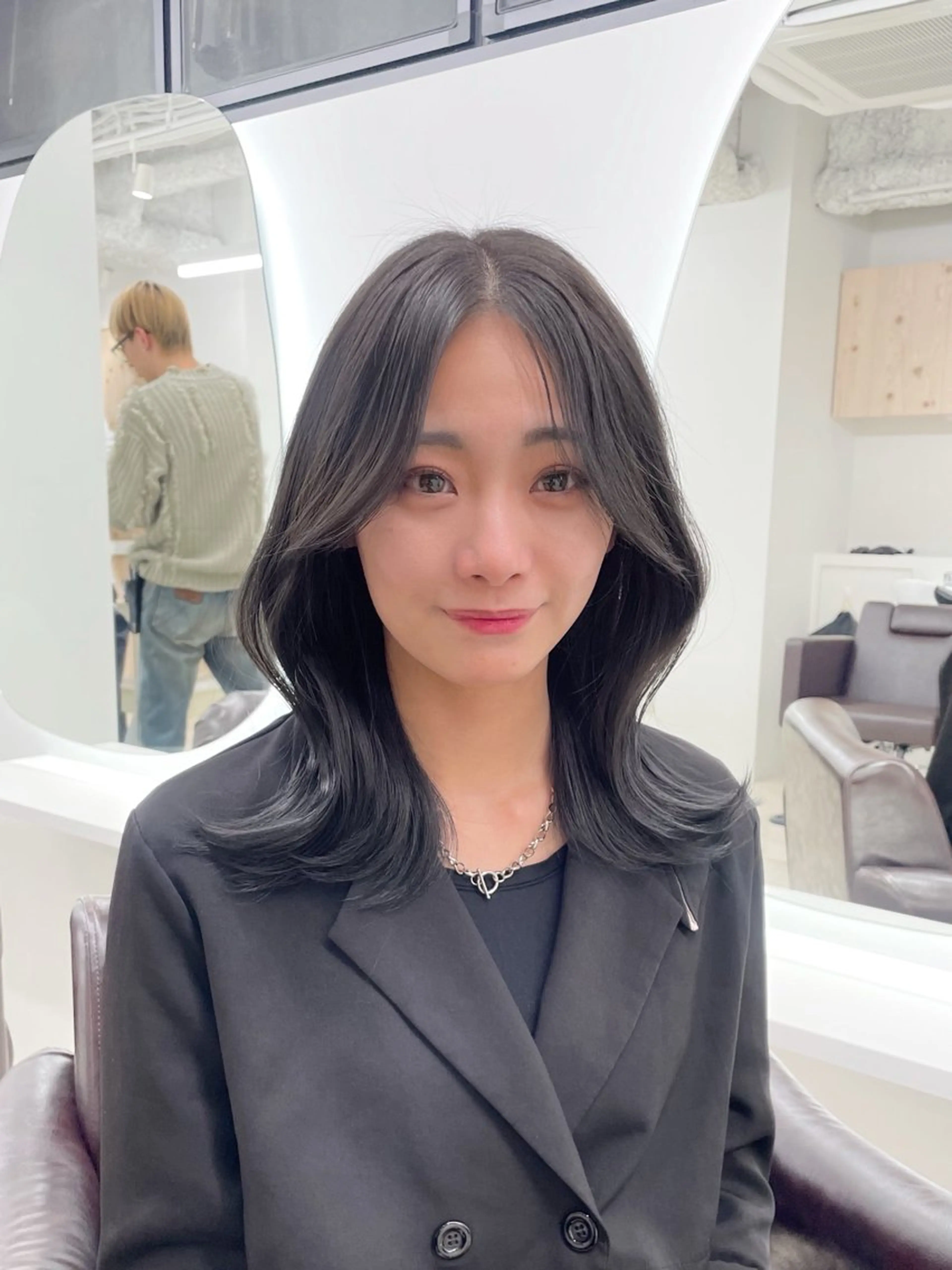 セミロング カラー カット ヘアカラー トリートメント ヘアセット 新宿/韓国ヘア/ 髪質改善ストレートのヘアスタイル