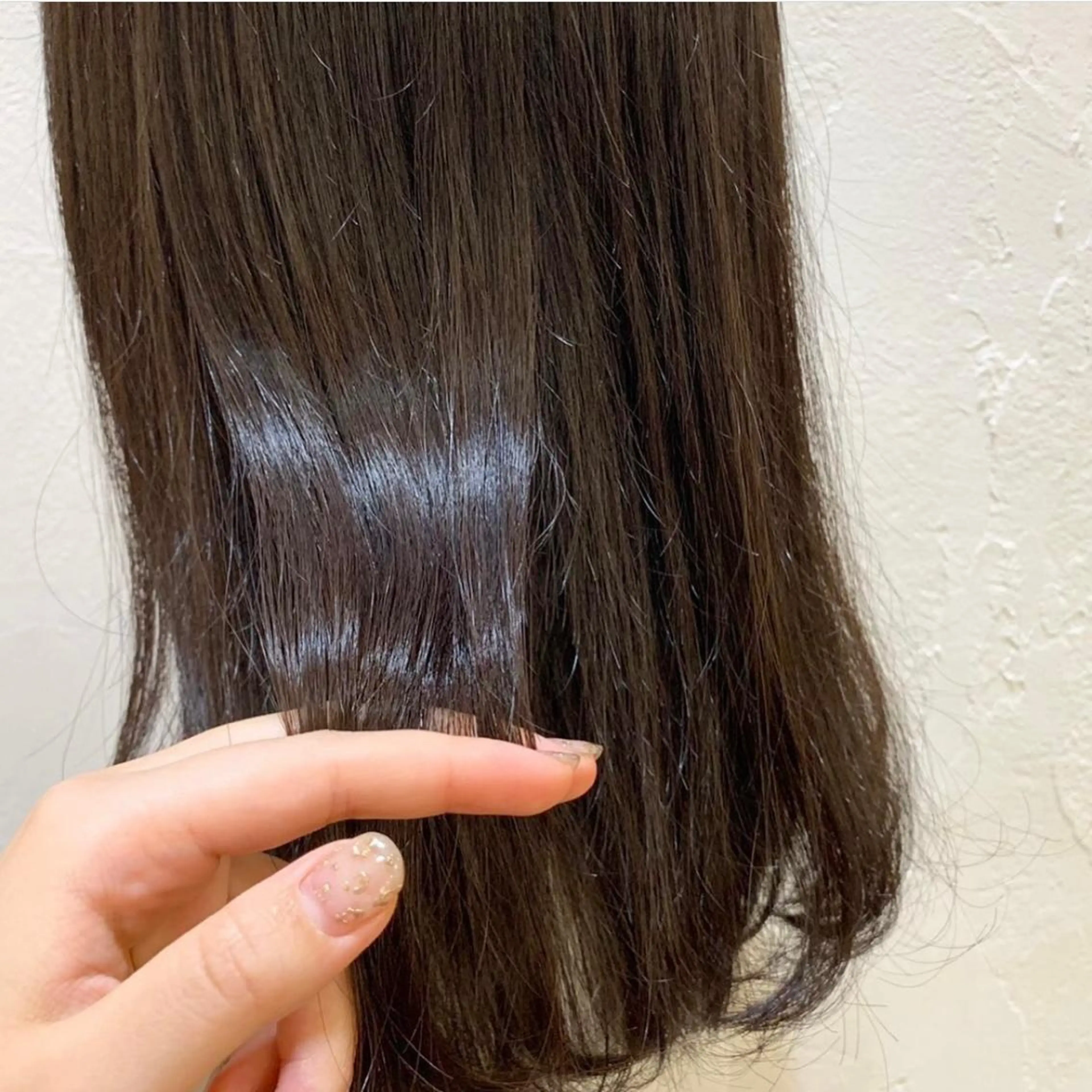 セミロング 伊藤ゆかり/髪質改善 /透明感カラーのヘアスタイル