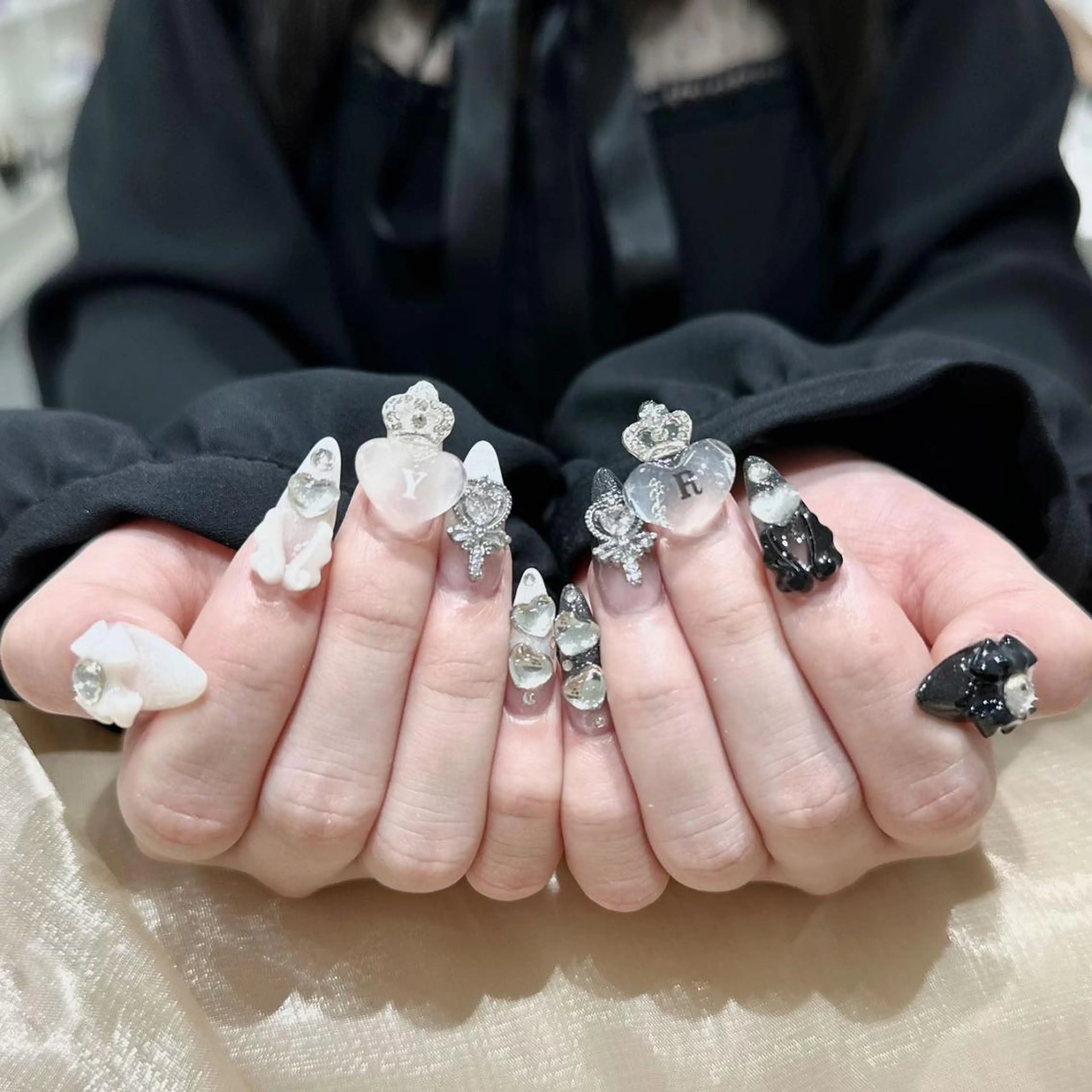 ネイル アートネイル 長さ出し ネイルチップ Queens ひなのネイルデザイン