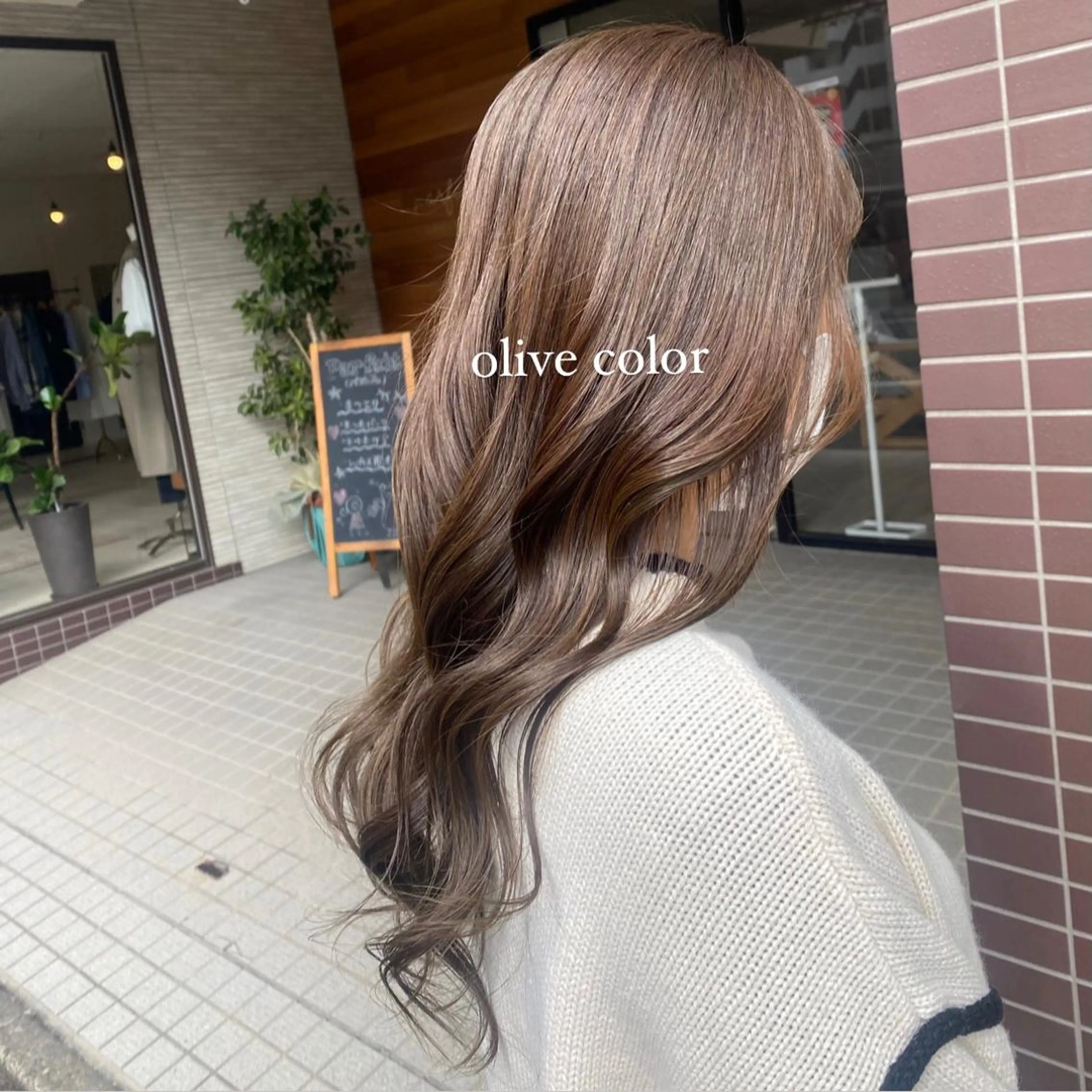 ロング 透明感カラー 【問屋町】moe🪿のヘアスタイル