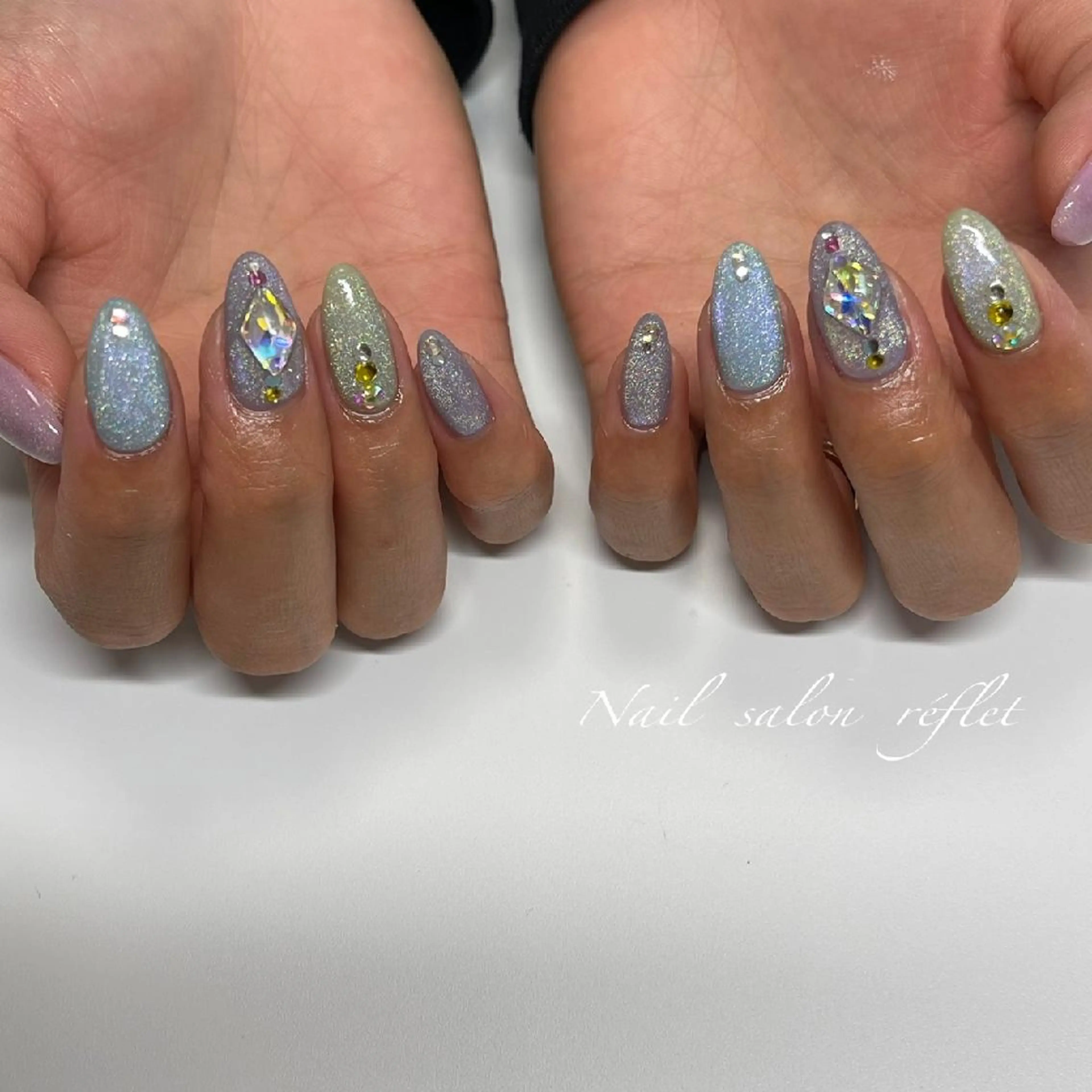 ネイル ストーンネイル ハンドネイル Nailsalon Lebelのネイルデザイン