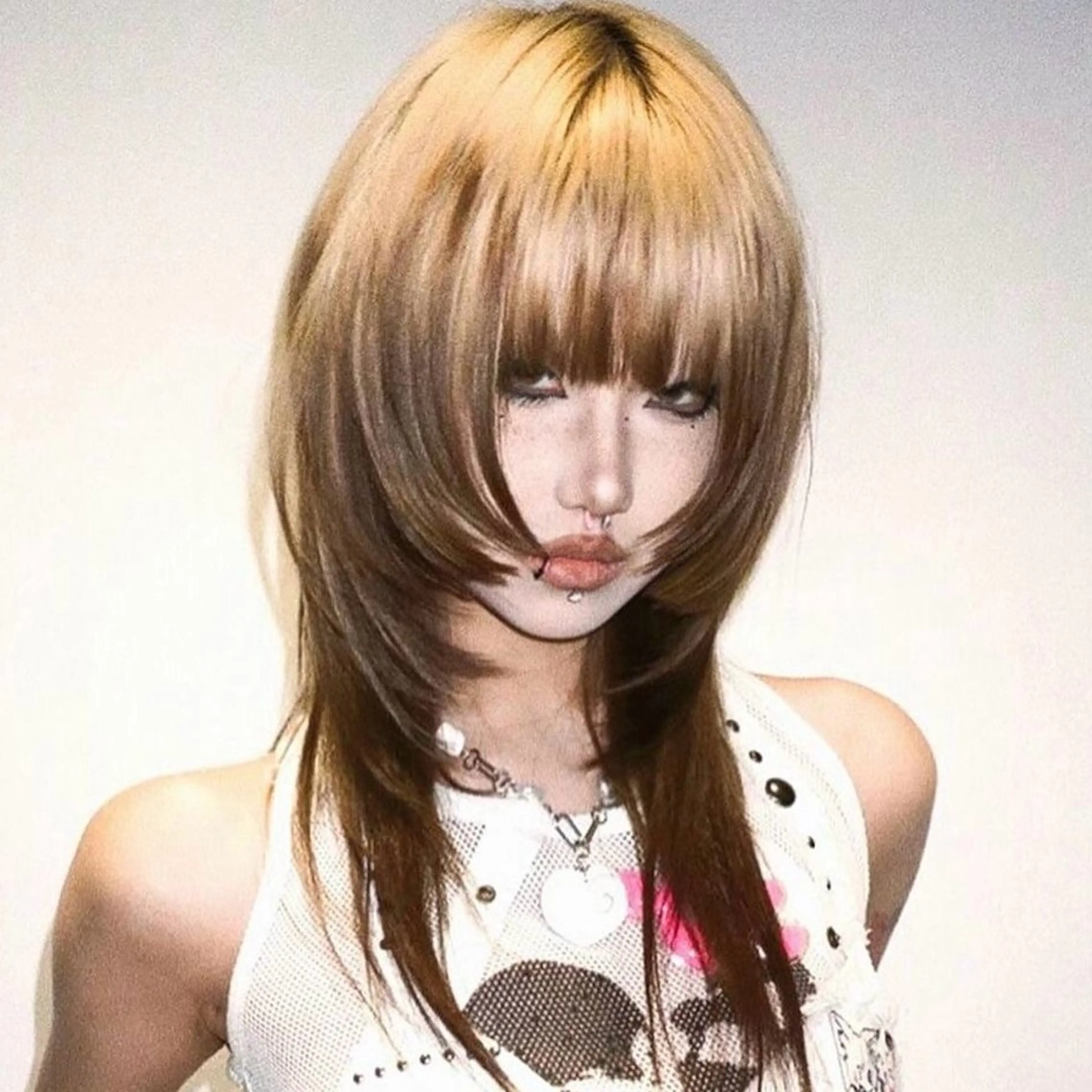 カラー カット ヘアカラー トリートメント ウルフ/レイヤー/ ブリーチカラーのヘアスタイル