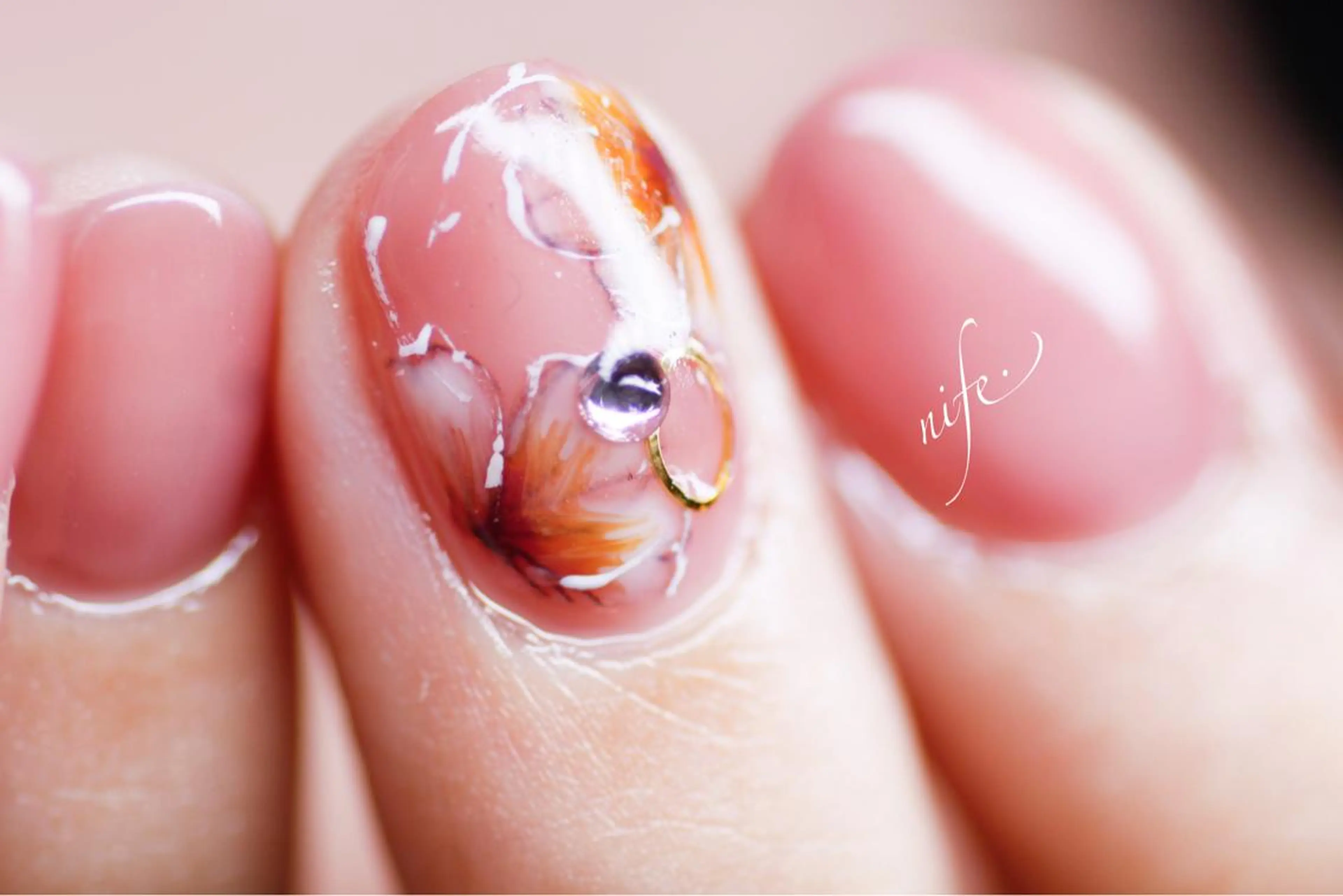 ネイル アートネイル フラワーネイル ワンカラーネイル atelier nife.のネイルデザイン