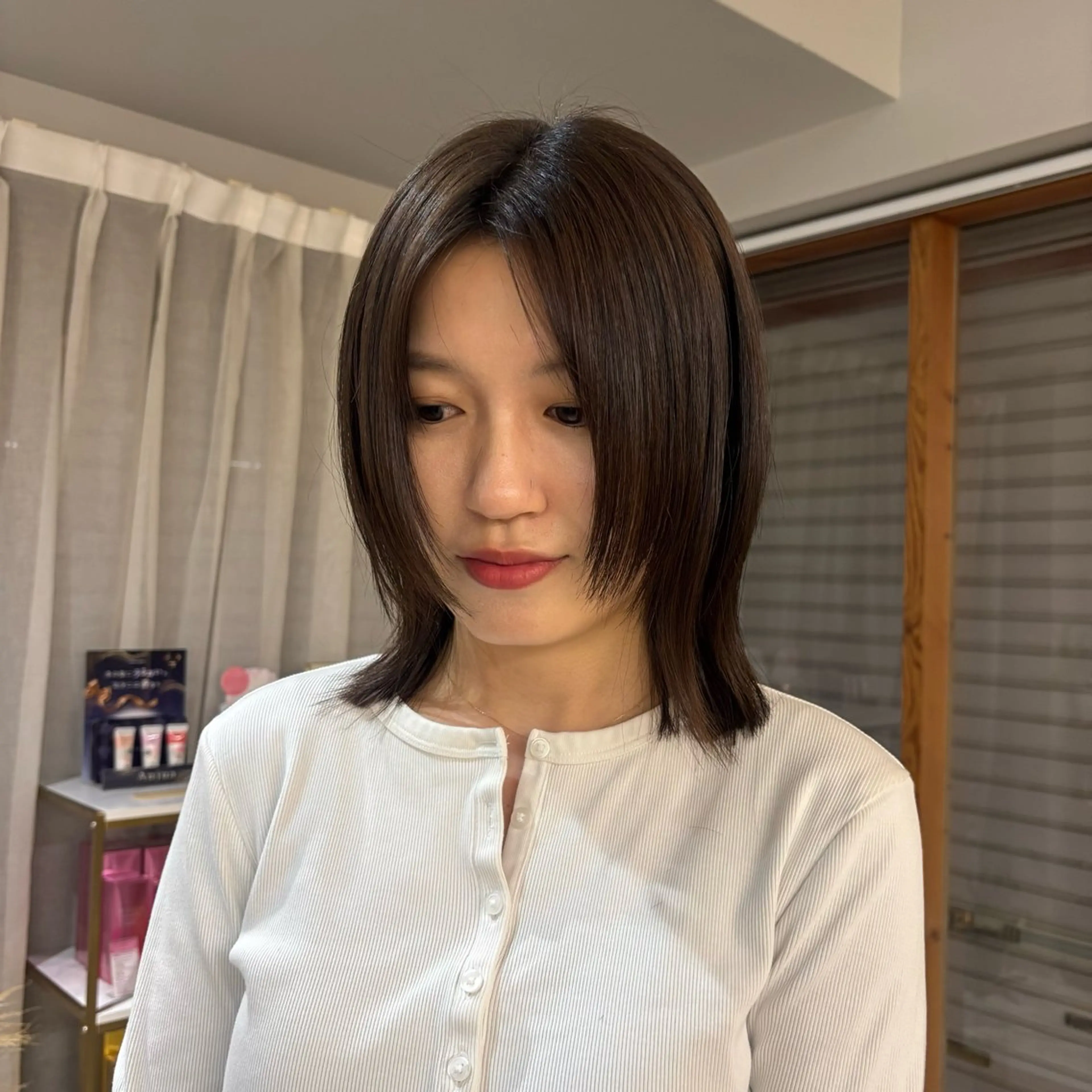 ミディアム 顔まわりレイヤー 顔周りカット レイヤーカット cipre 桃和のヘアスタイル