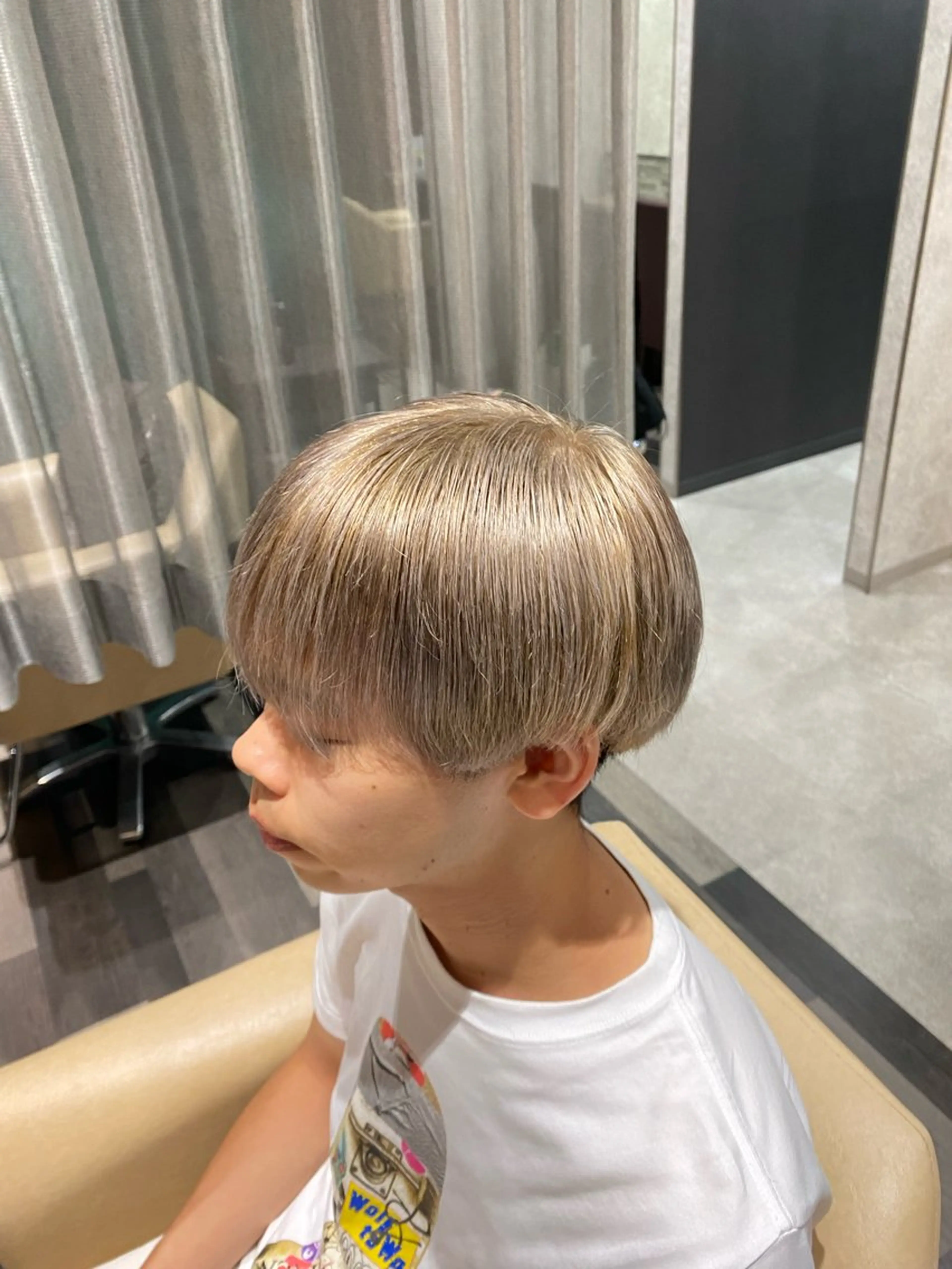 ショート 阪急箕面駅 艶カラー/縮毛矯正のヘアスタイル