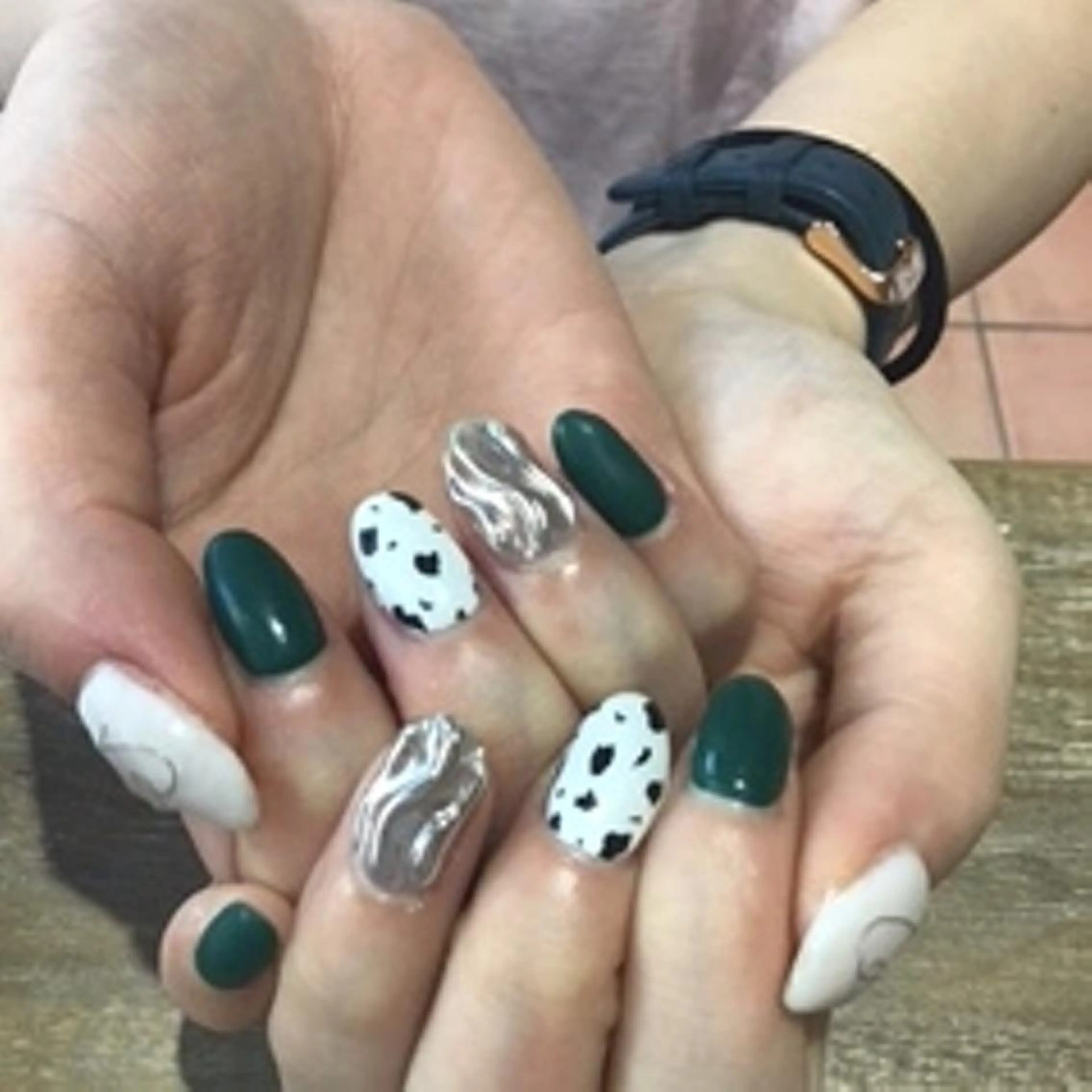 ネイル 持ち込み 八木 香澄のネイルデザイン