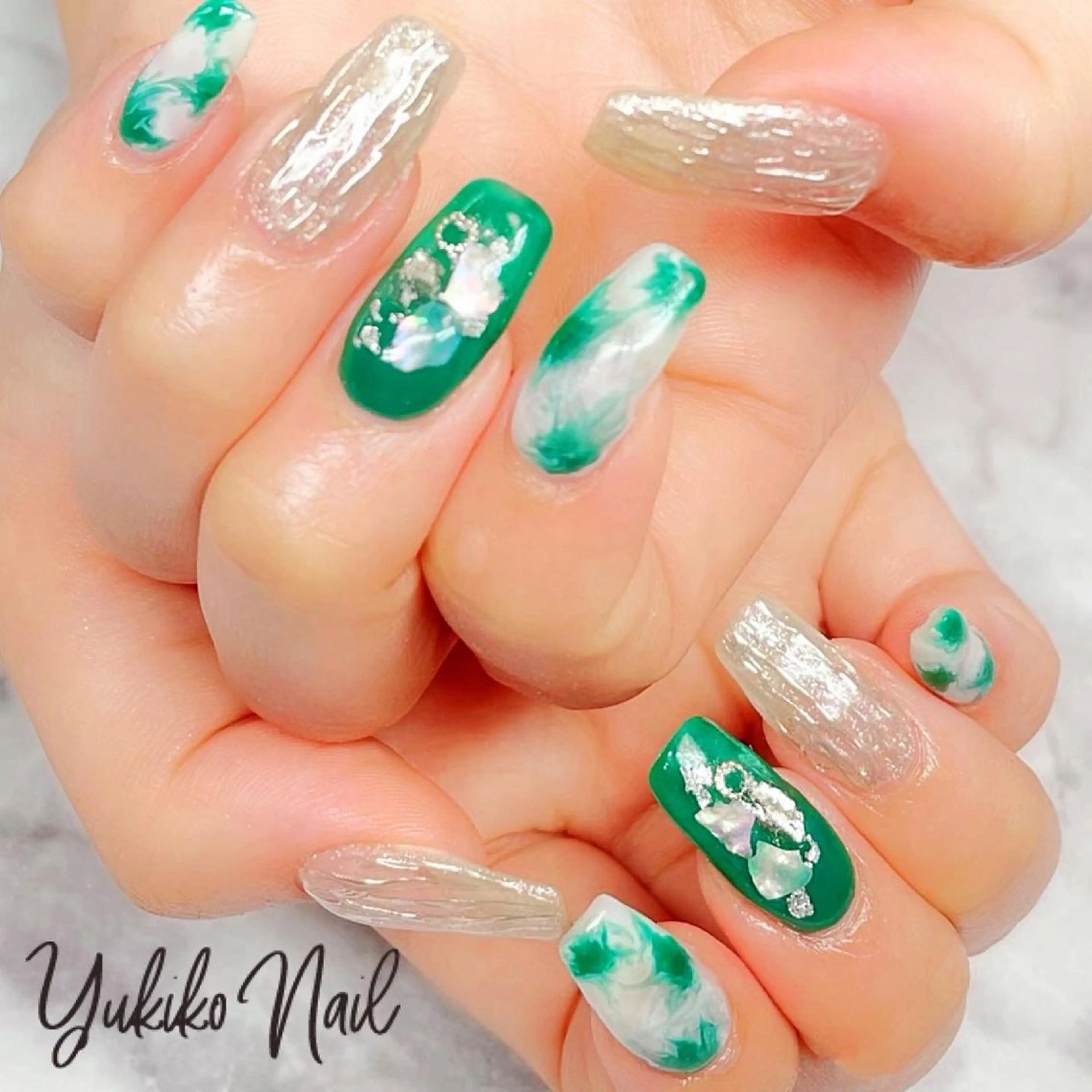 ネイル グリーン シルバー ハンドネイル ユキコ ネイルのネイルデザイン