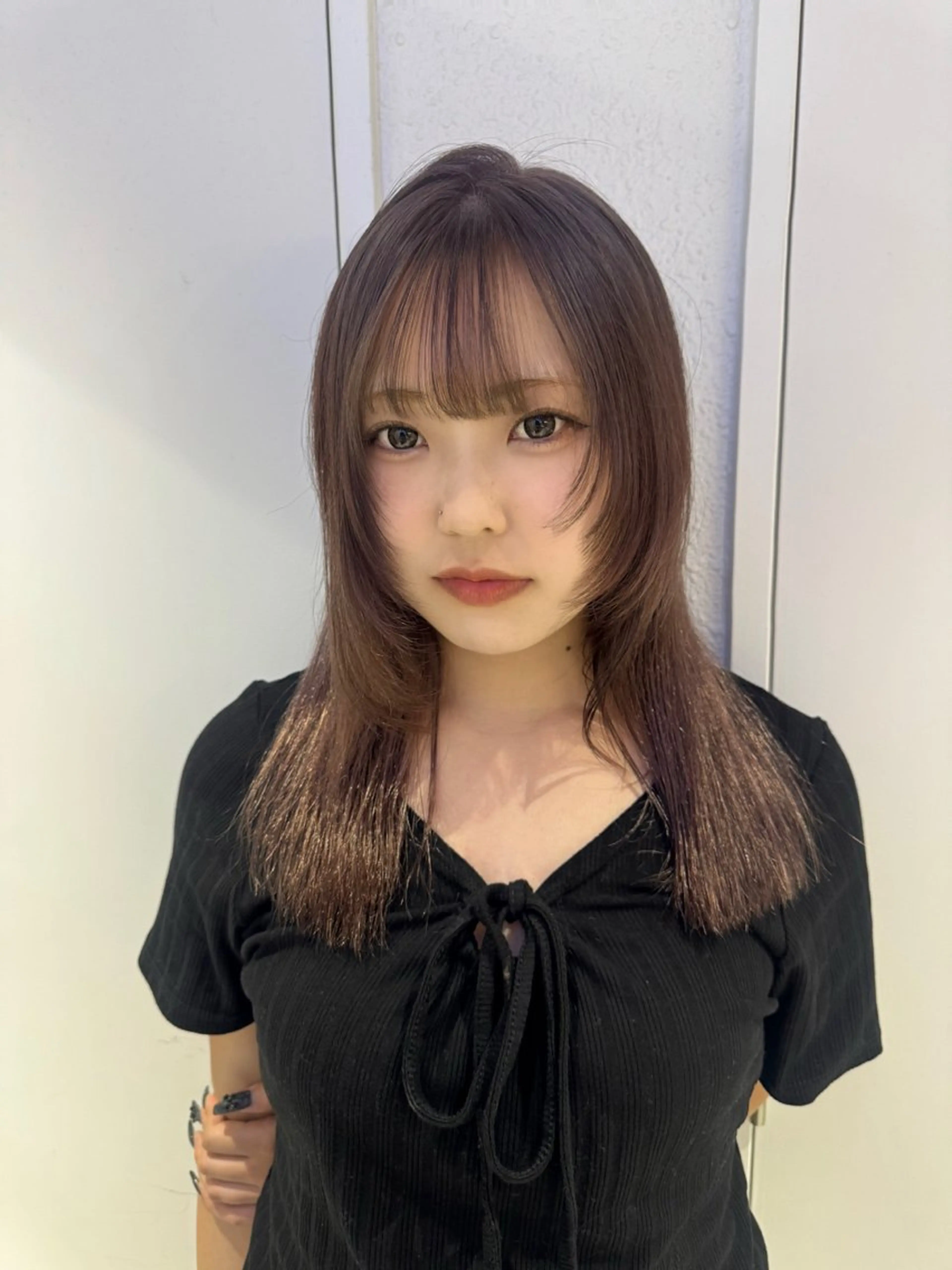 ミディアム カラー ラベンダーカラー レイヤーカット カット ヘアカラー トリートメント Ami/艶カラー/ レイヤー/ハイトーンのヘアスタイル