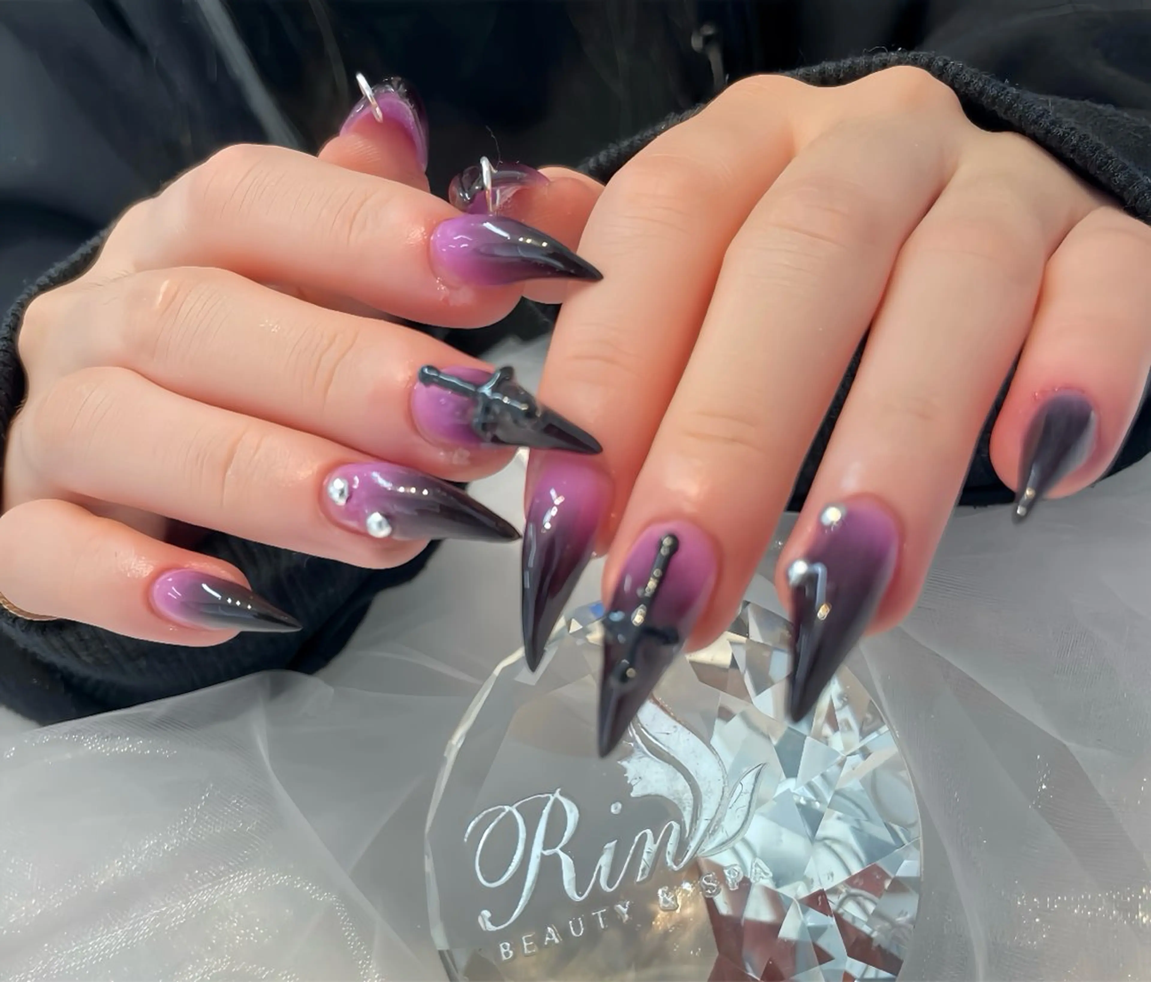 ネイル オーロラネイル チークネイル 桜ネイル クリアネイル ドット ハンドネイル Rin Nail 新大久保店のネイルデザイン