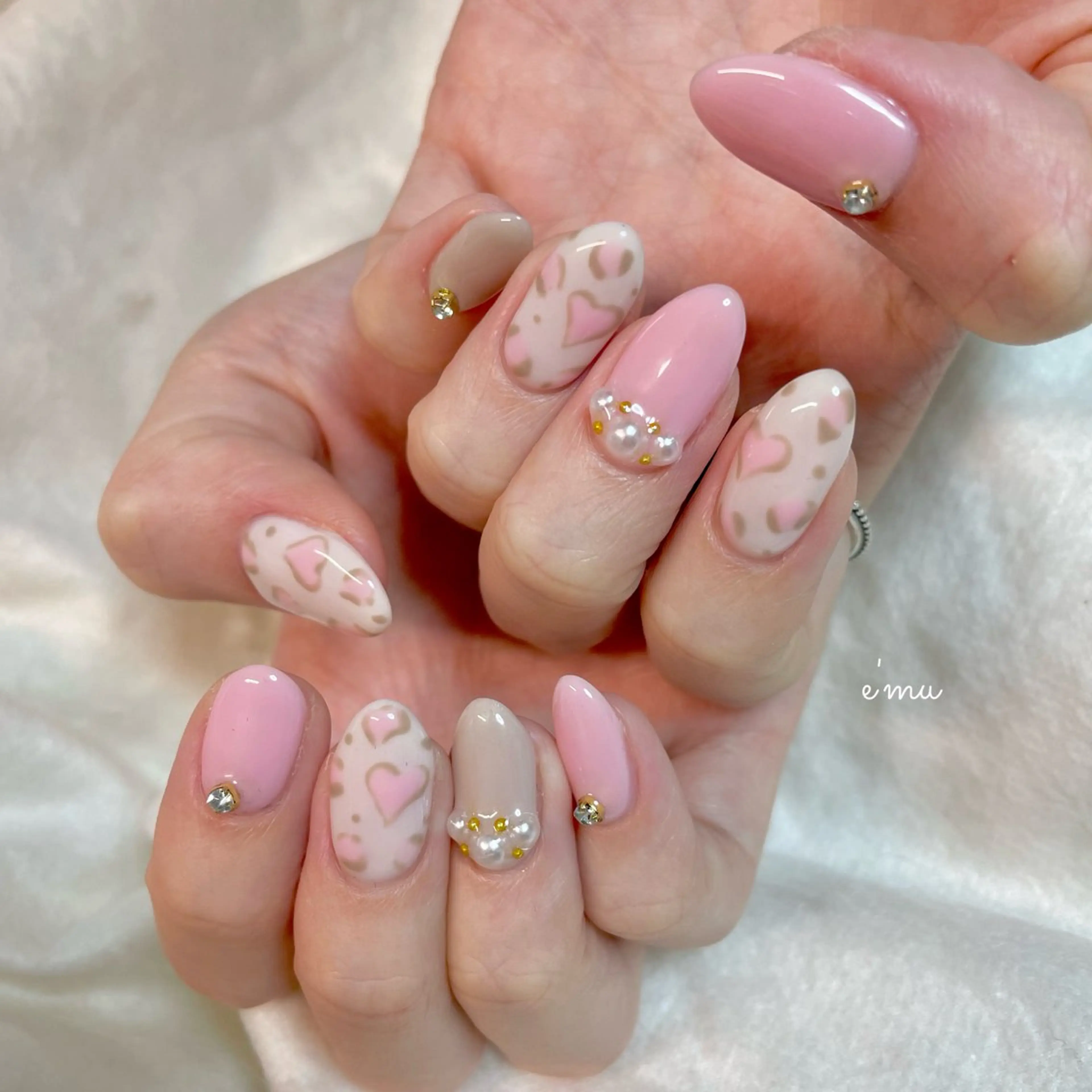 ネイル ガーリー ハンドネイル nail salon e'mu💐のネイルデザイン