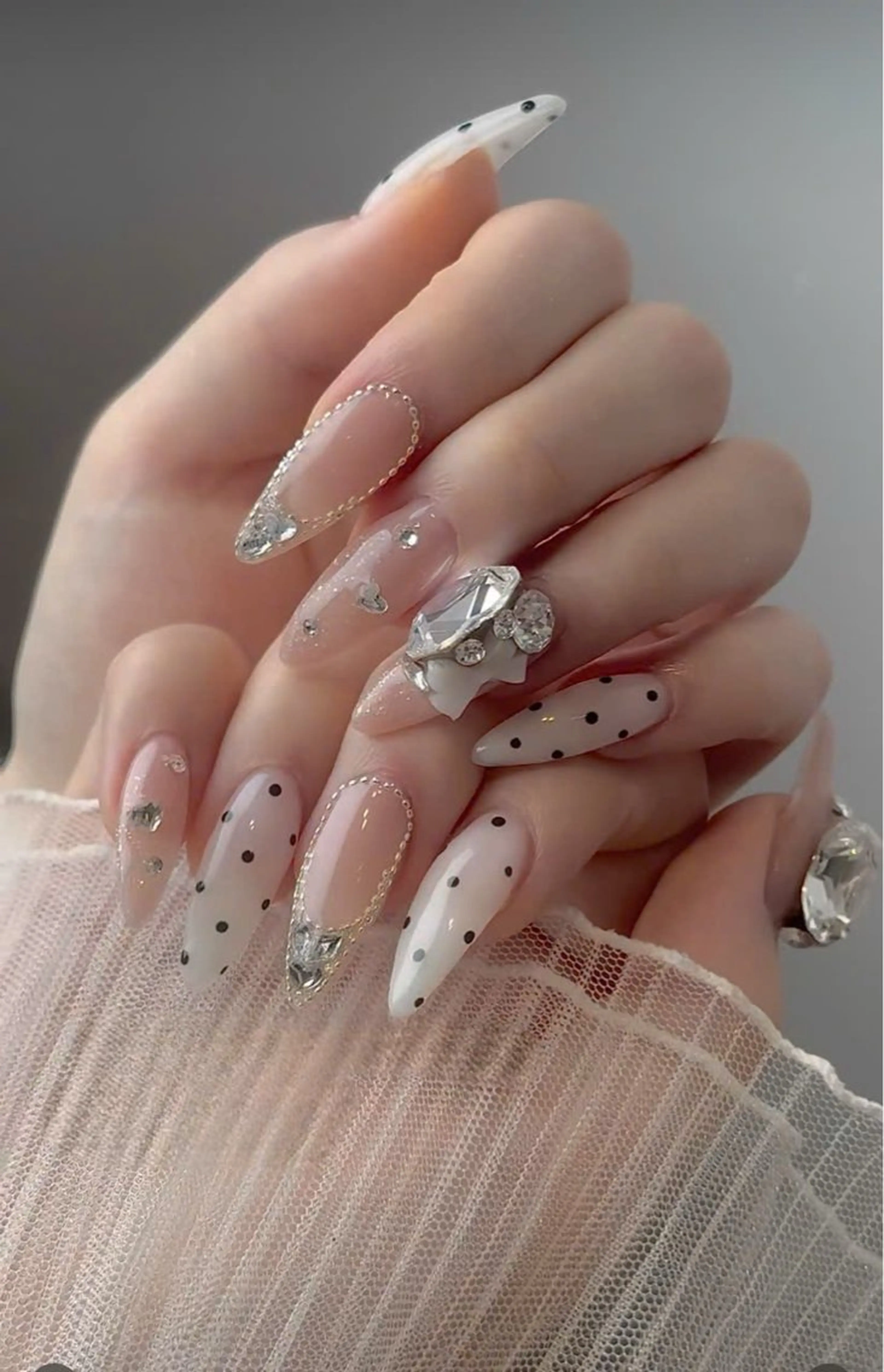 ネイル キラキラネイル マグネットネイル ミラーネイル ニュアンスネイル 春ネイル Lina所属・MeiMei Nail モデル募集のネイルデザイン