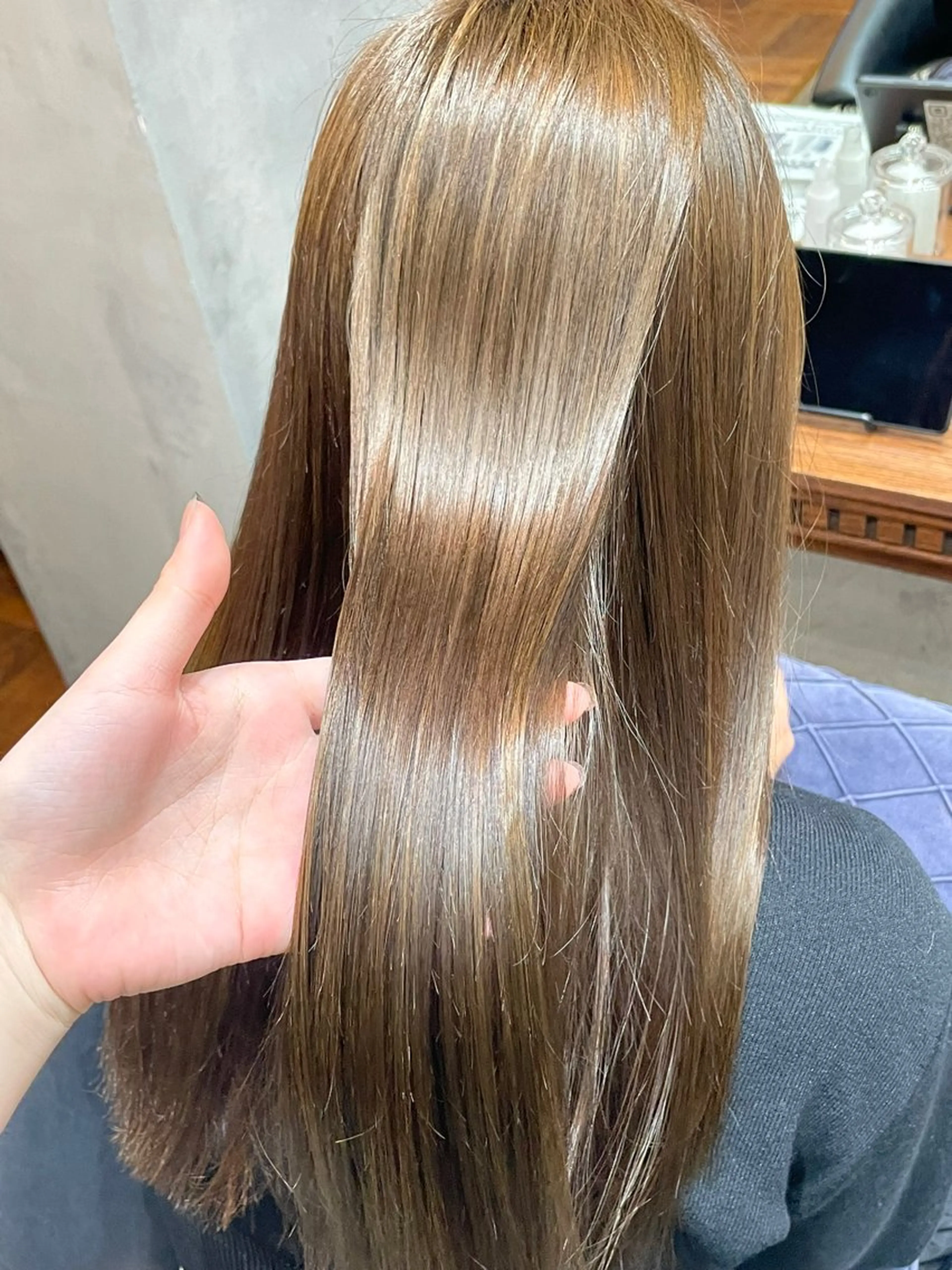 ロング 縮毛矯正 竹川菜海 レイヤーカットのヘアスタイル