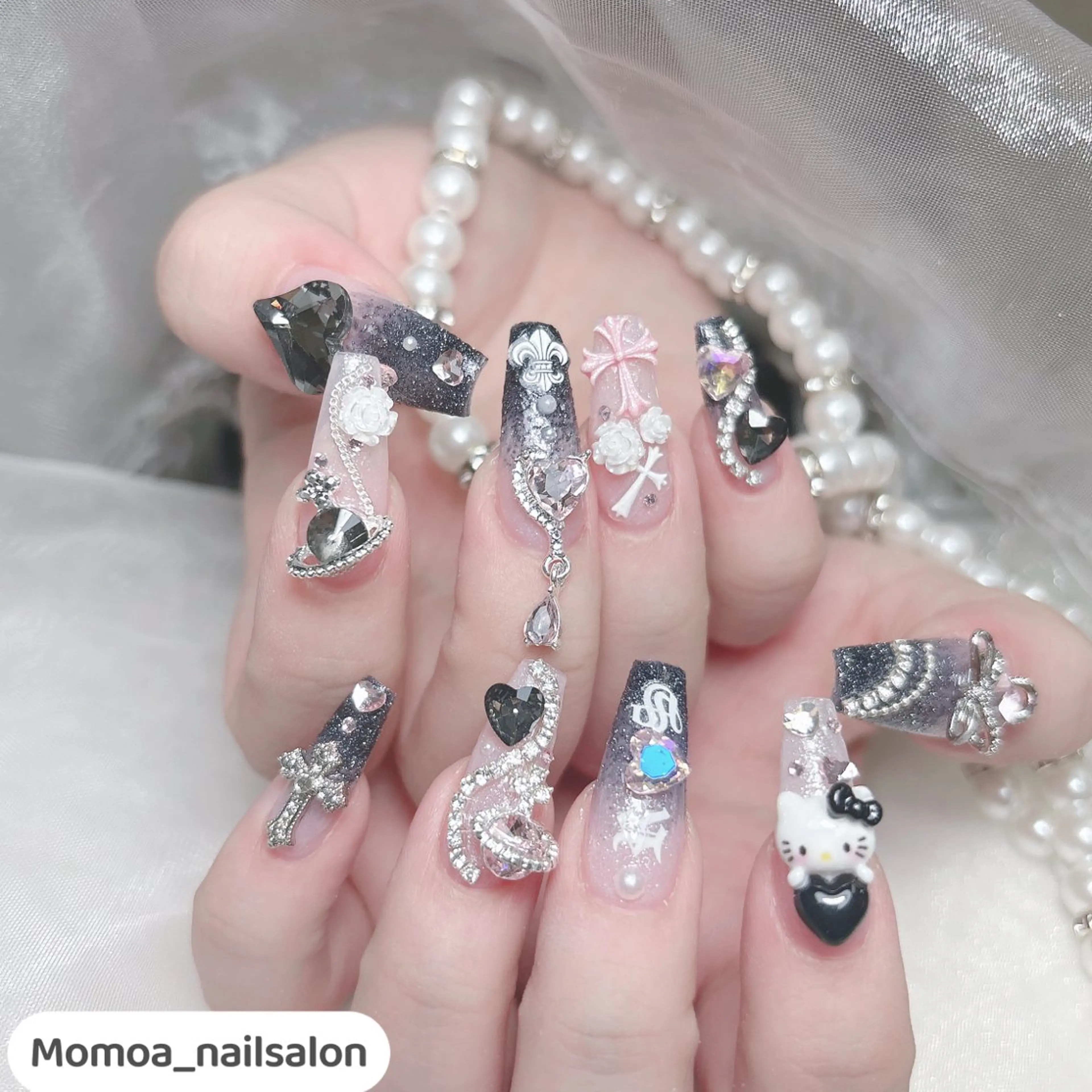 ネイル キラキラネイル 韓国ネイル スカルプネイル ハンドネイル MoMoA Nail ネイル長さ出し専門店のネイルデザイン