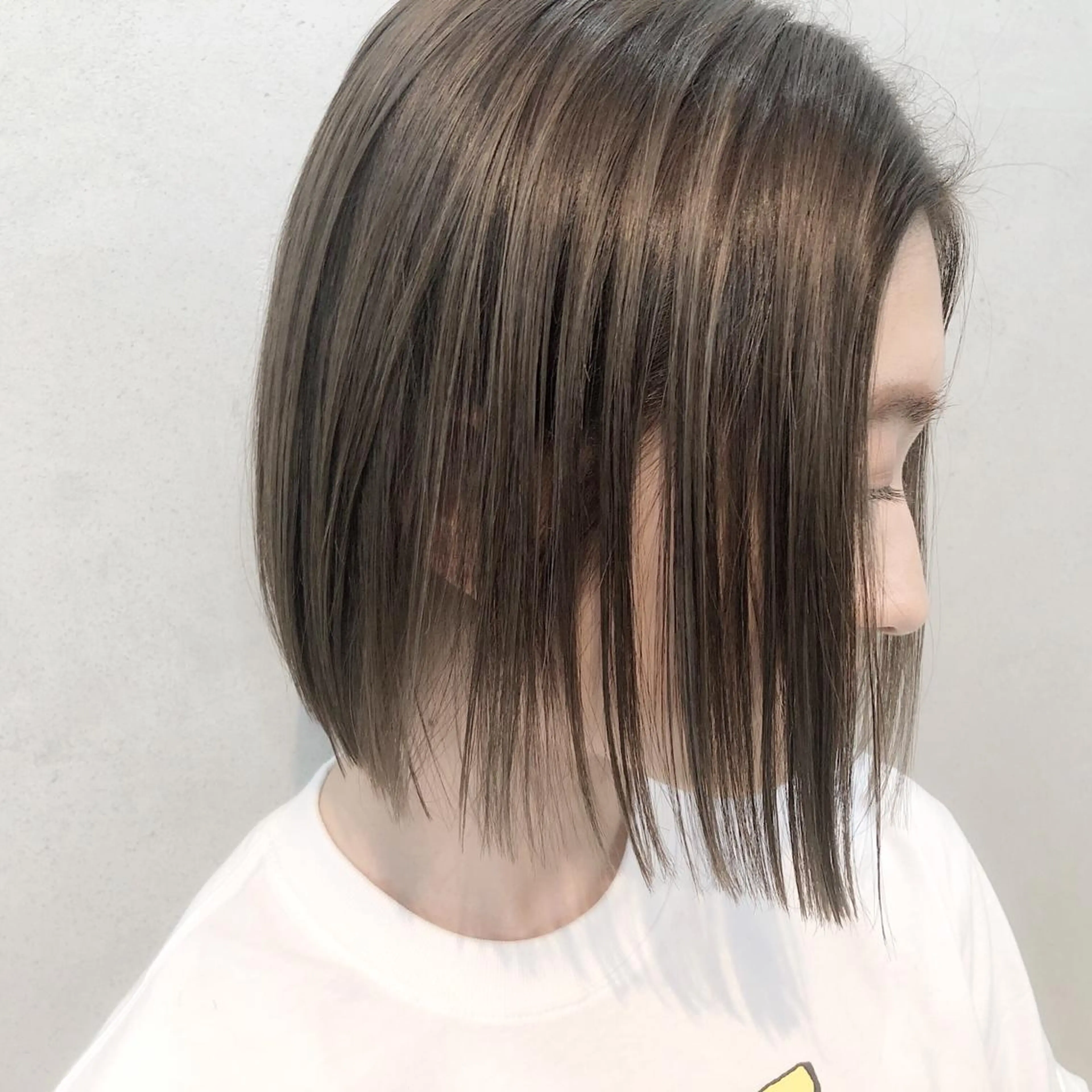 ミディアム カラー イルミナカラー トリートメント universe tokyoのヘアスタイル
