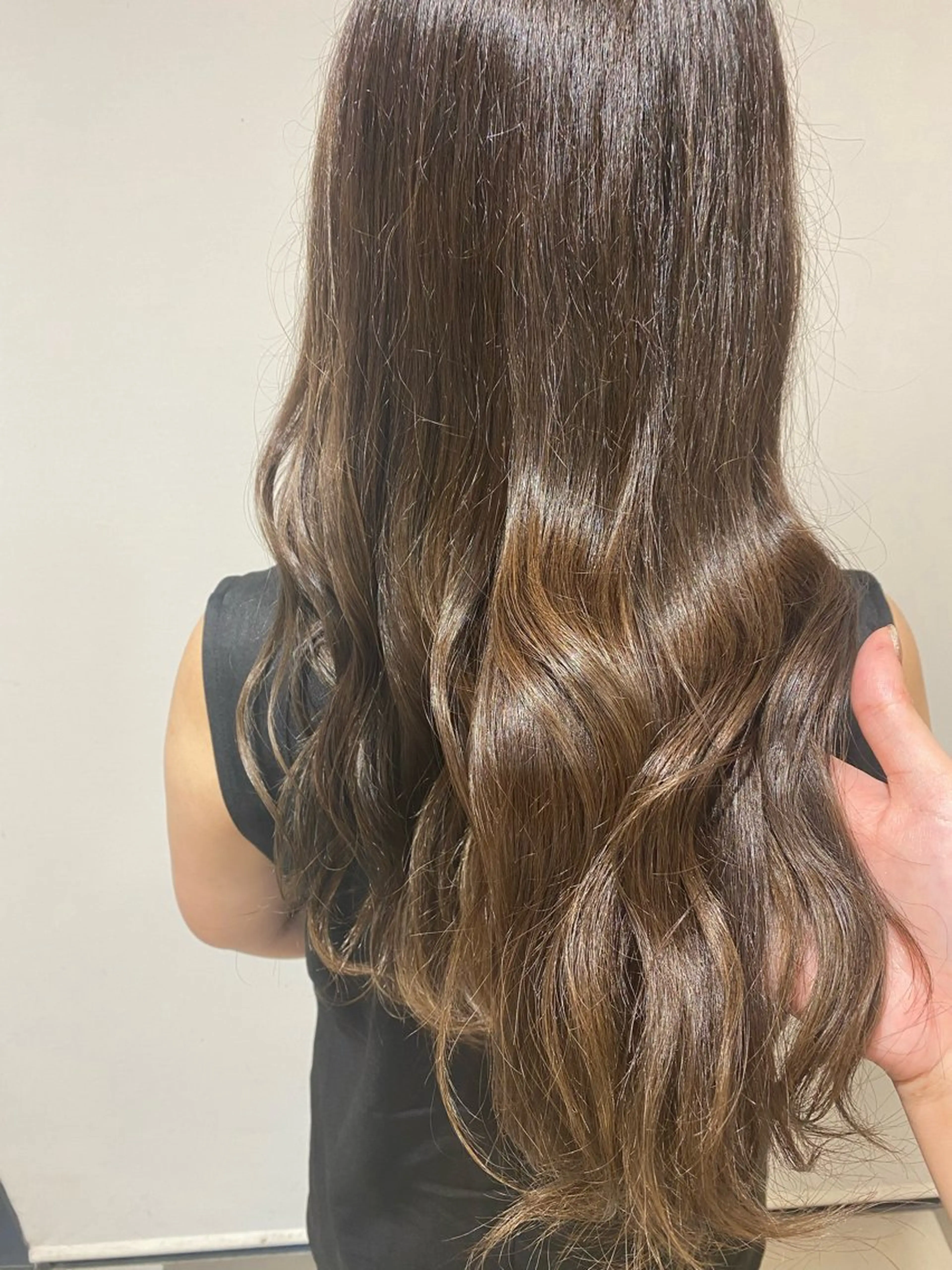 ロング mei / レイヤー 顔まわり 🤍のヘアスタイル