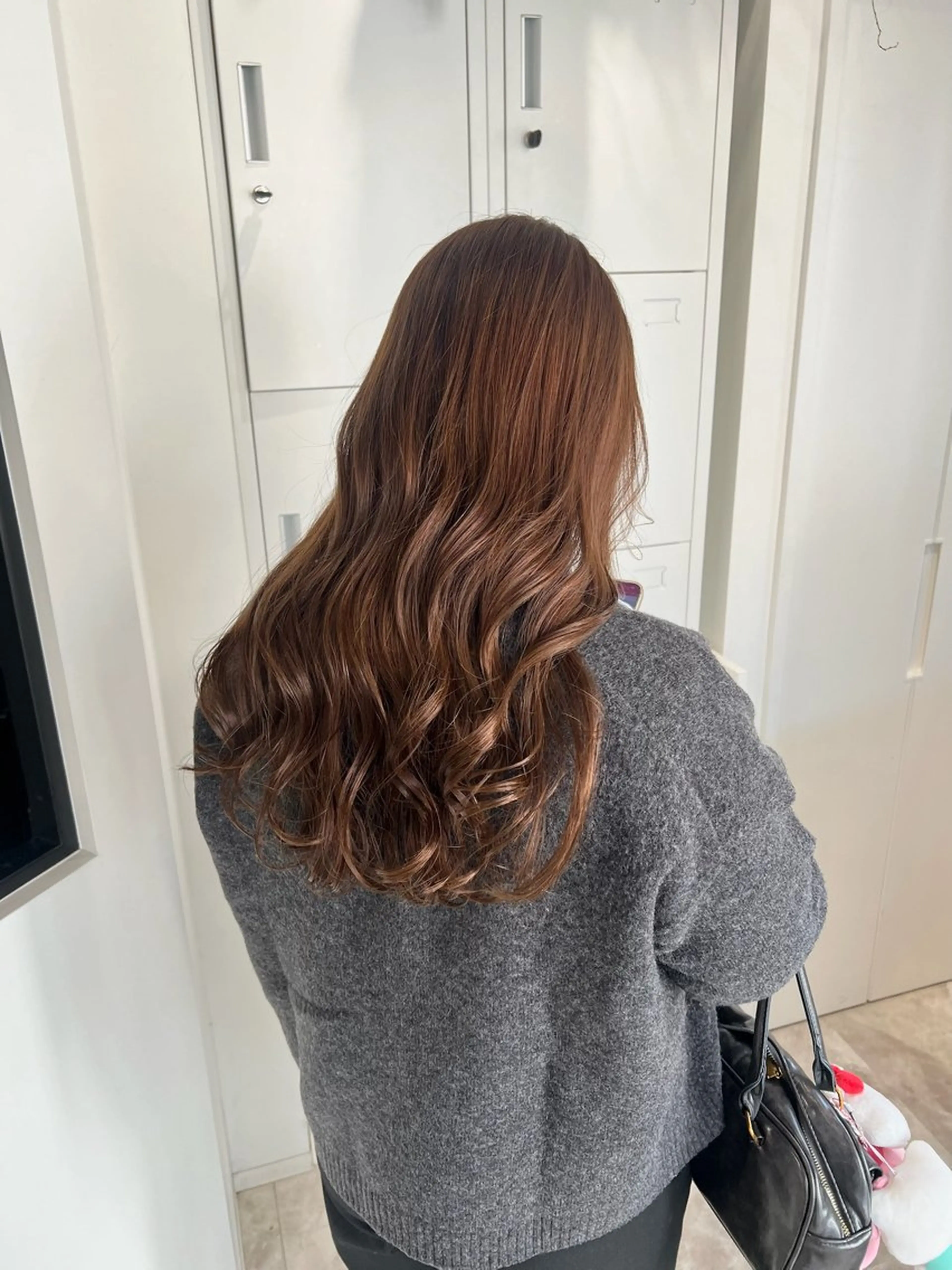 カラー 衛藤 知寿のヘアスタイル