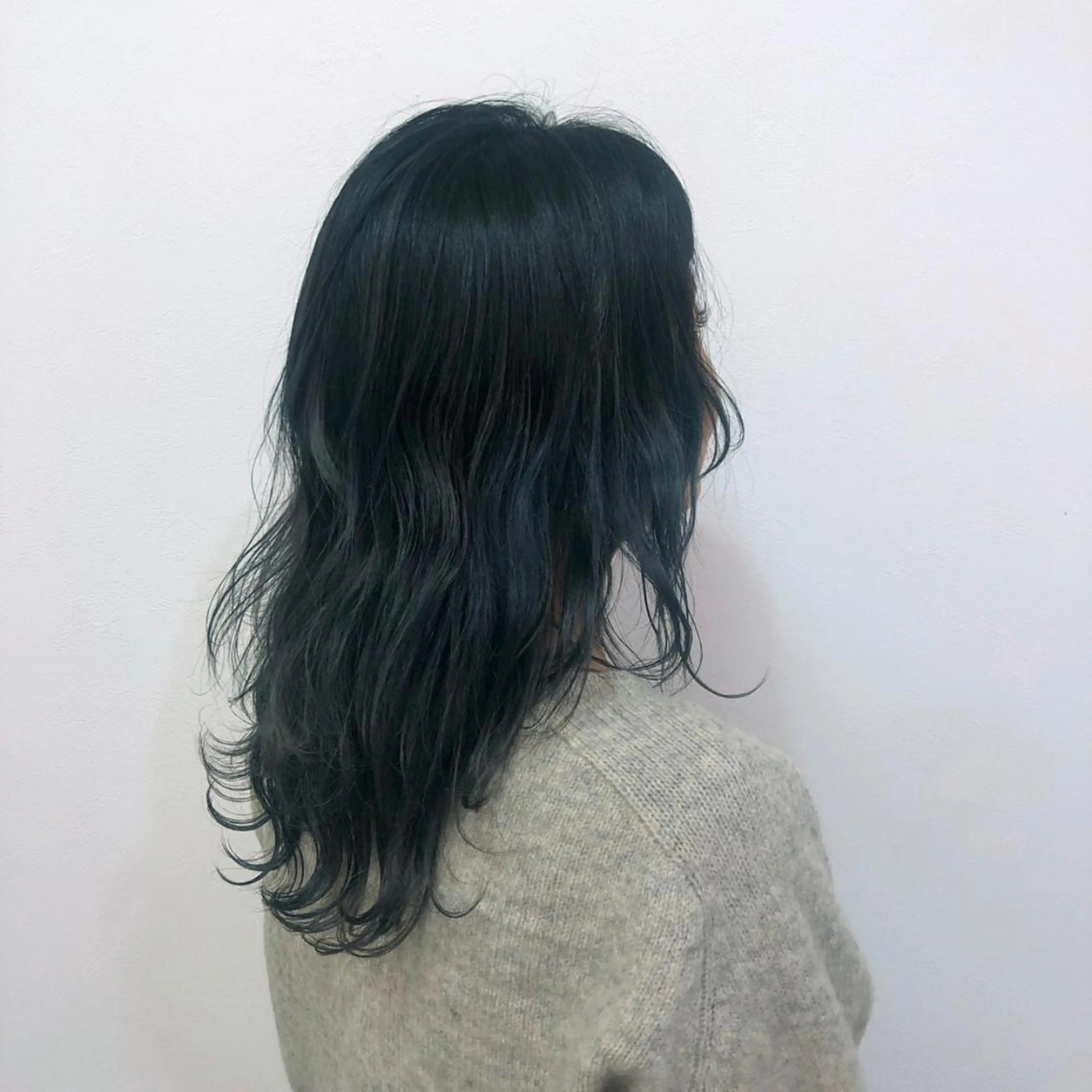 ロング カラー ネイビーカラー カット ヘアカラー トリートメント 酸性縮毛矯正🧴韓国 レイヤー/髪質改善のヘアスタイル