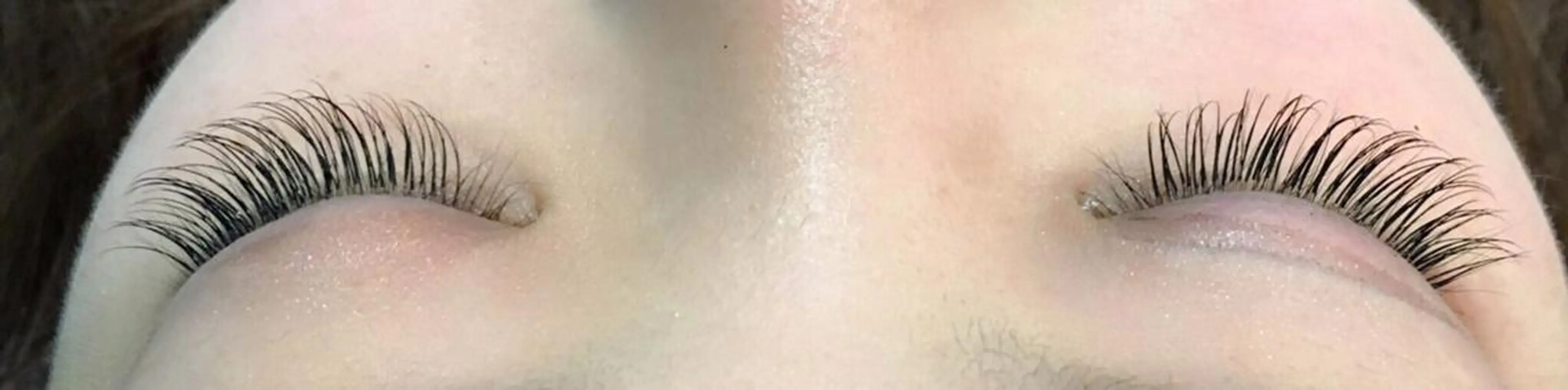 マツエク・マツパ 佐藤 花帆のヘアスタイル