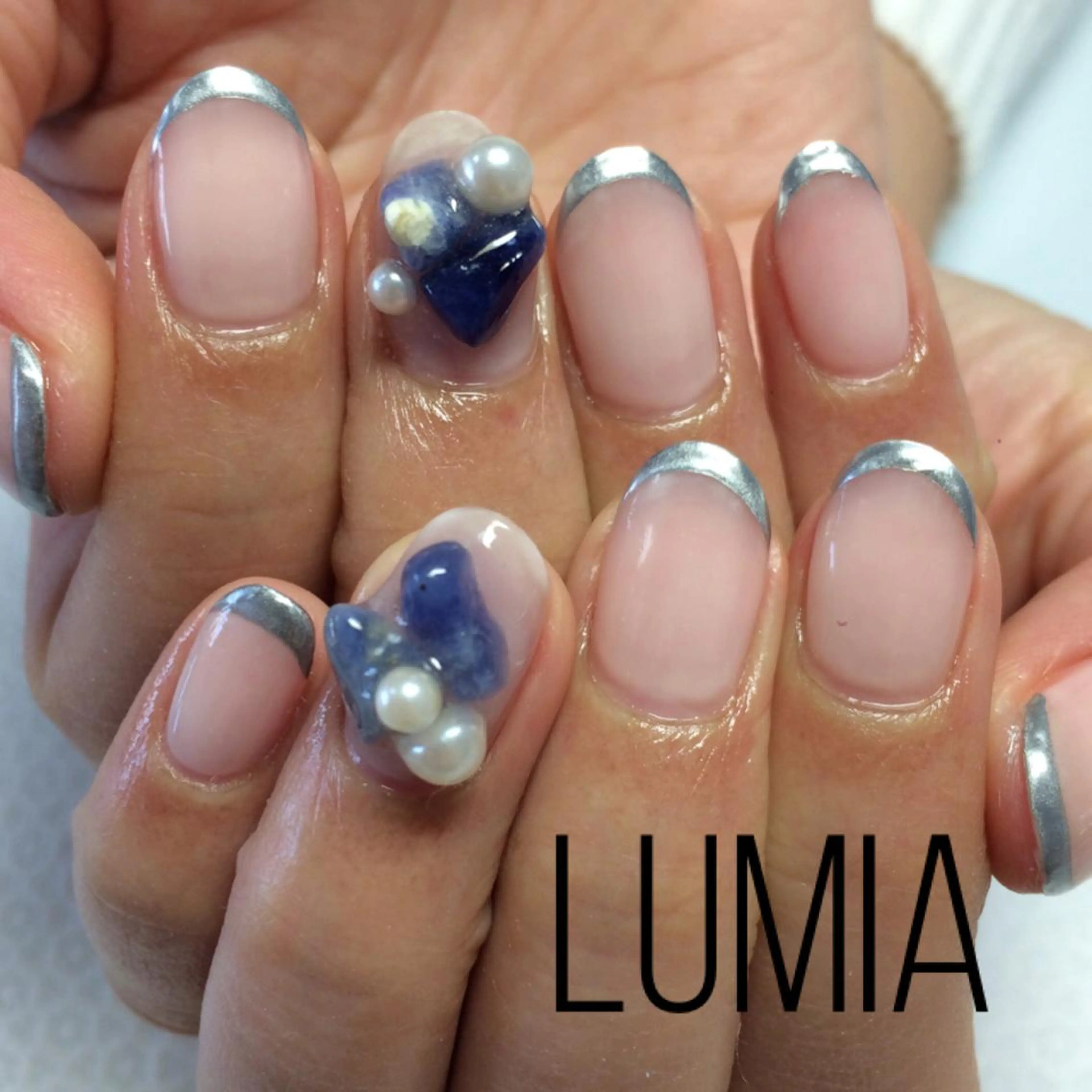 ネイル アートネイル クリアネイル フレンチネイル シルバー ストーンネイル Emu Nailのネイルデザイン