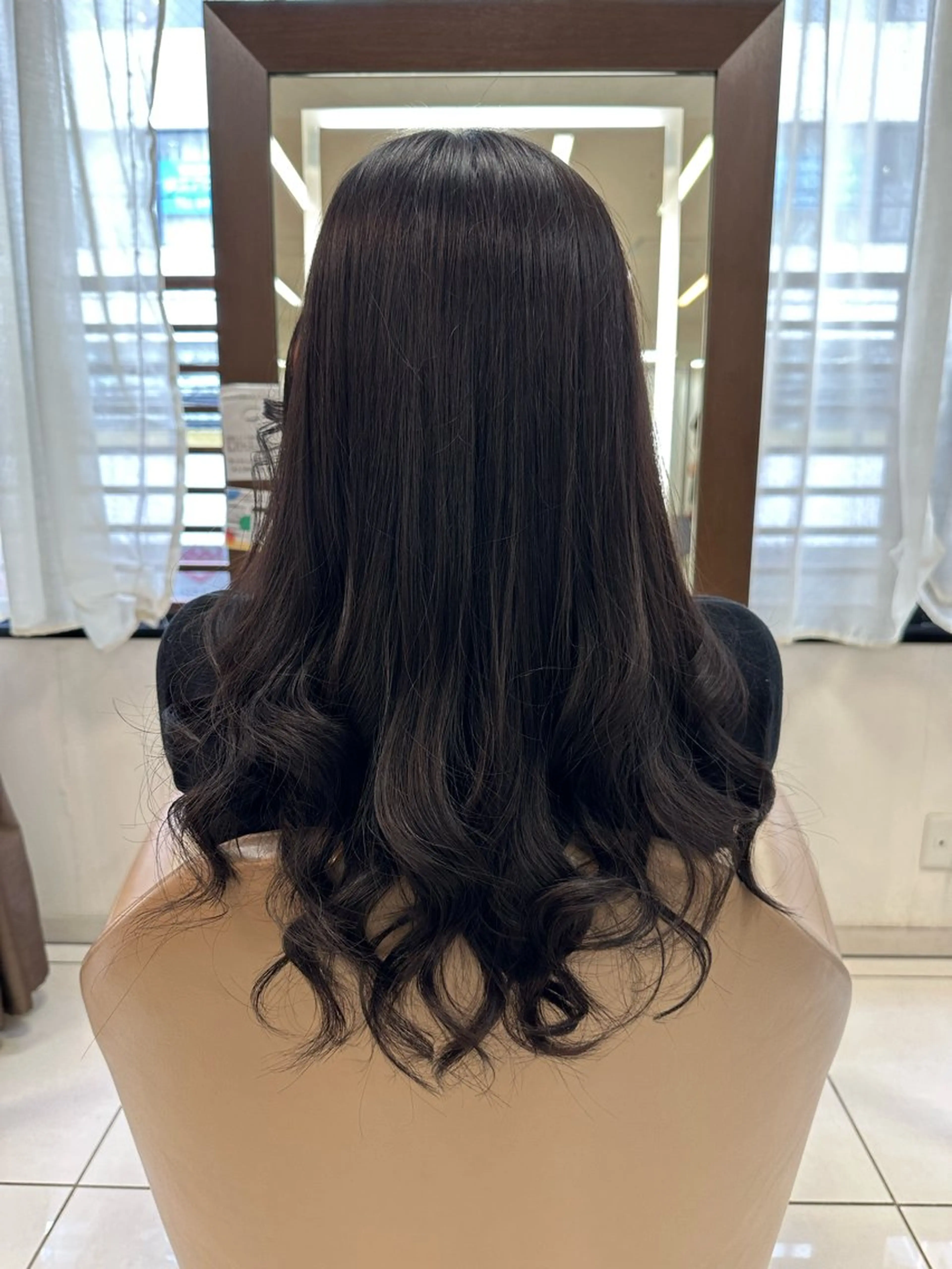 ロング カラー 縮毛矯正/髪質改善 グレージュカラーのヘアスタイル