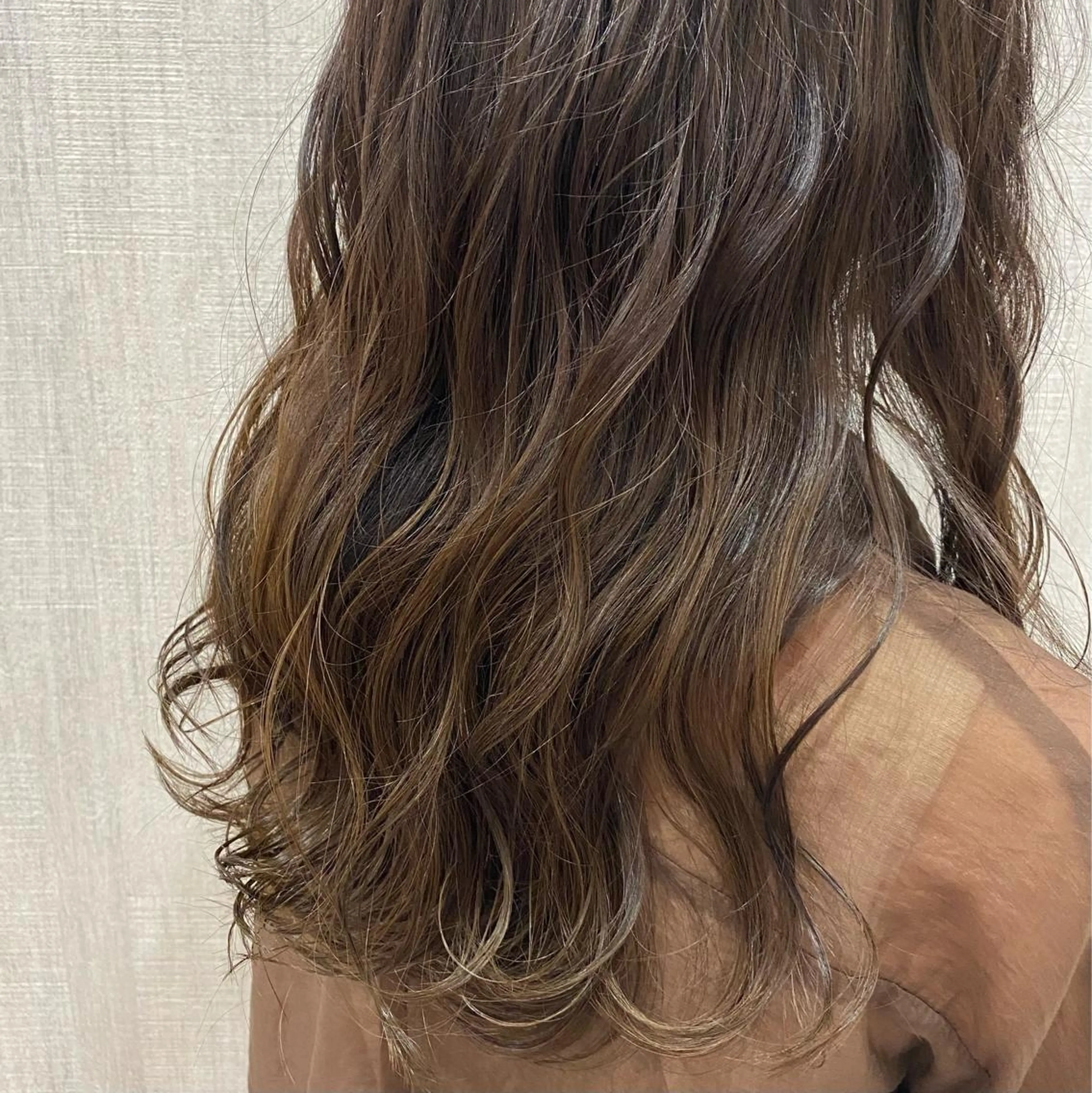 ロング カラー カット ヘアカラー トリートメント 🫧透け感⋆艶髪💎 山口アヤカのヘアスタイル