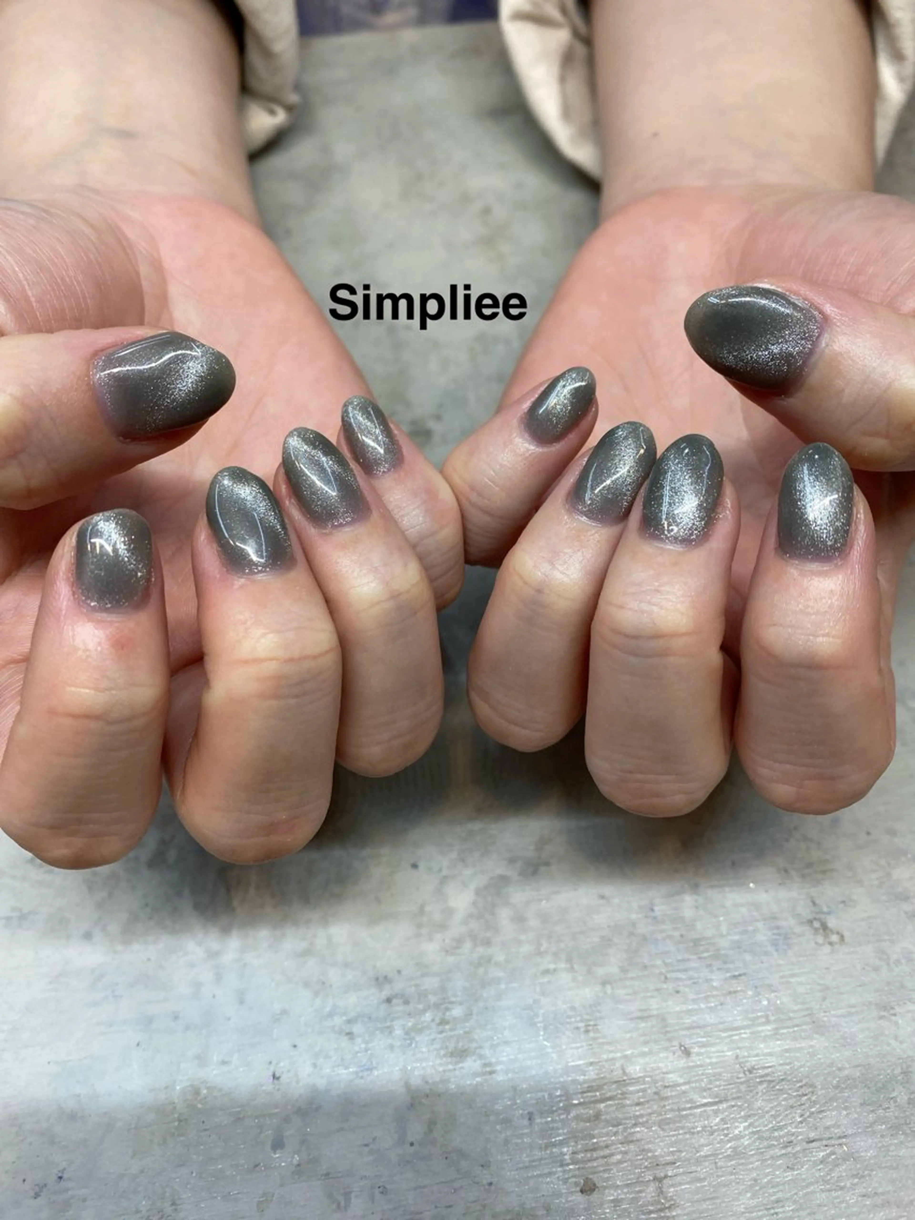 ネイル シンプリーワン 渋谷店🪄MOENAのネイルデザイン