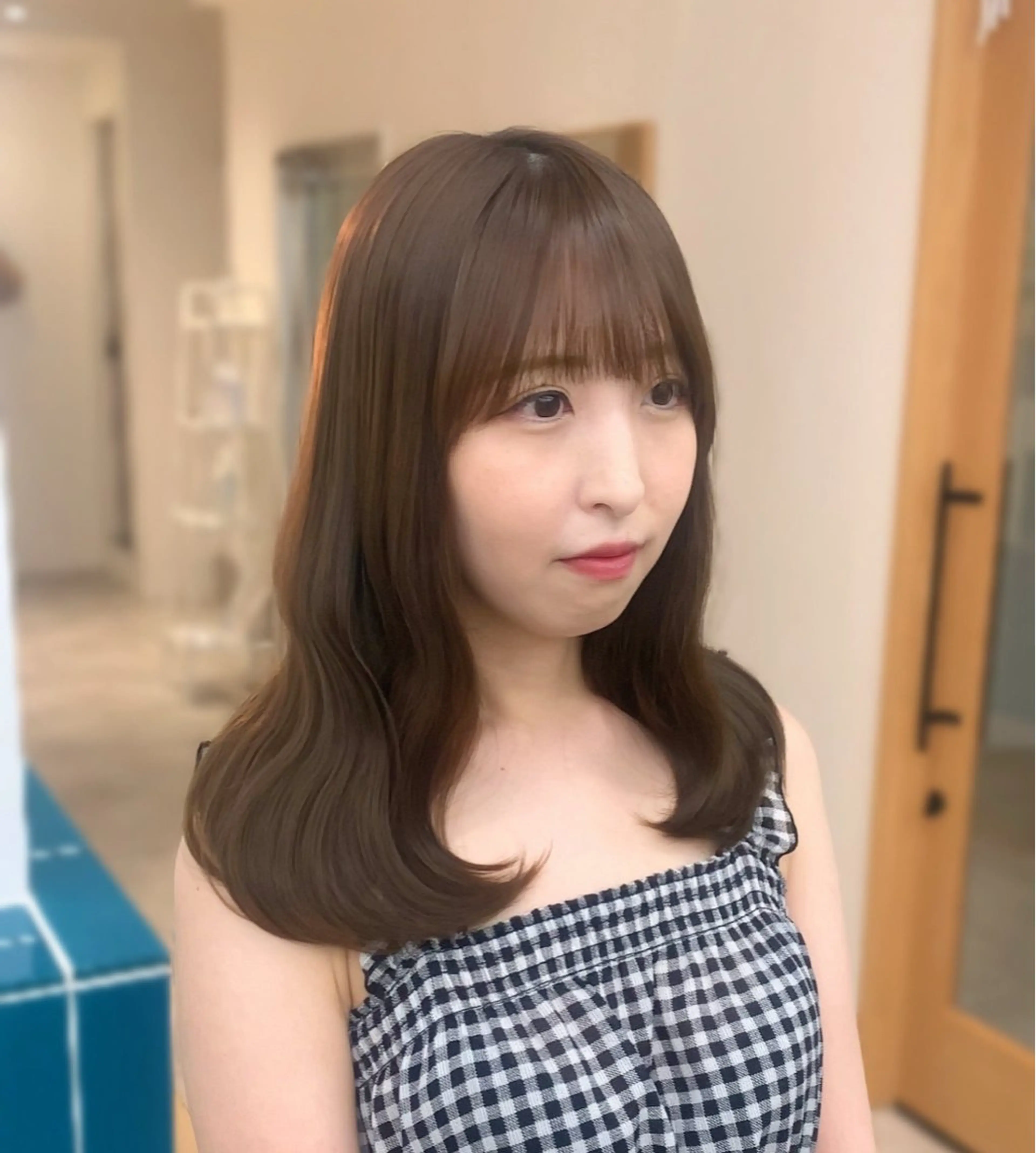 セミロング レイヤーカット ローレイヤー カット ヘアカラー 新田 琴美/ レイヤー/透明感のヘアスタイル