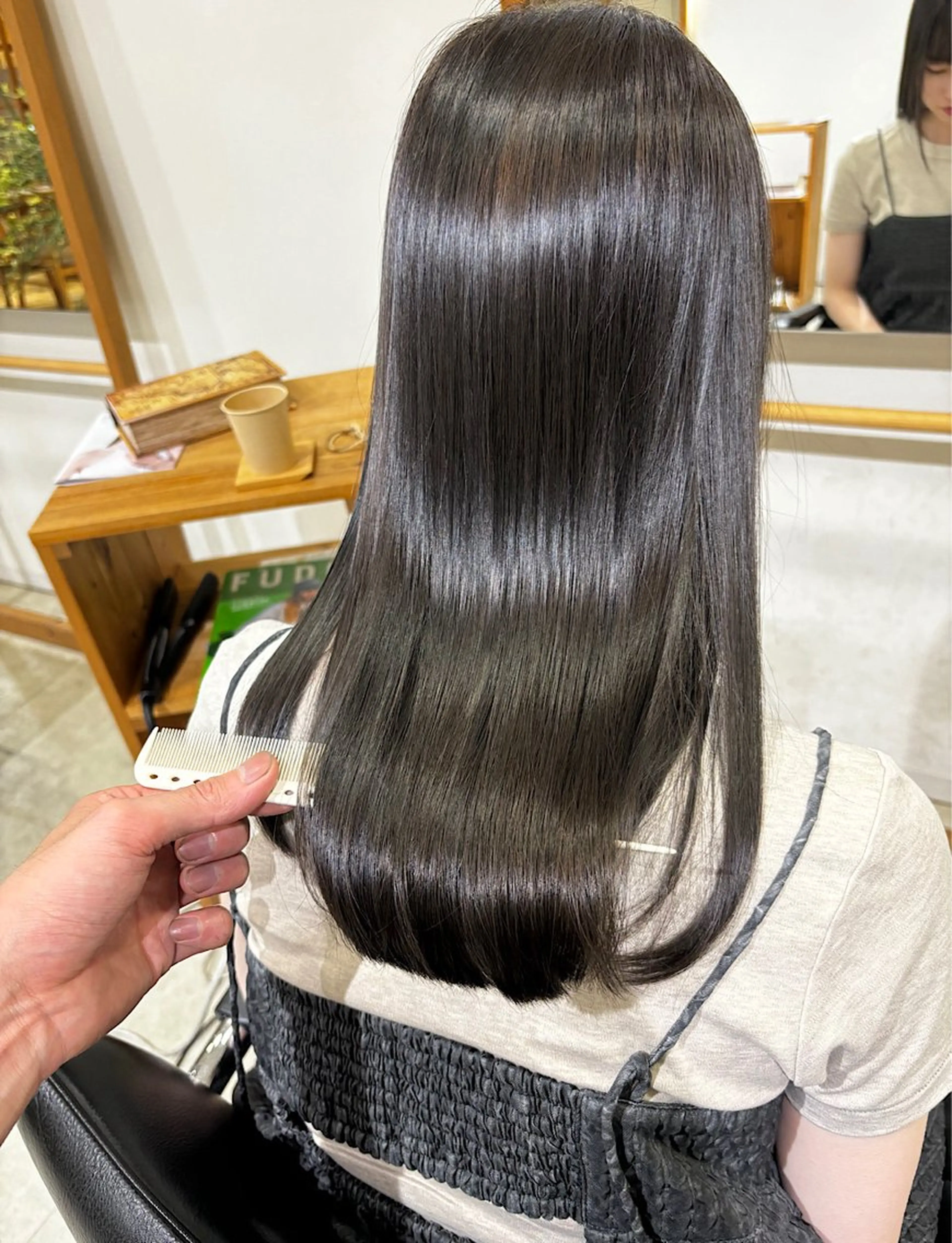 ミディアム カラー カット ヘアカラー トリートメント hoNua. 栄/透明感カラーのヘアスタイル