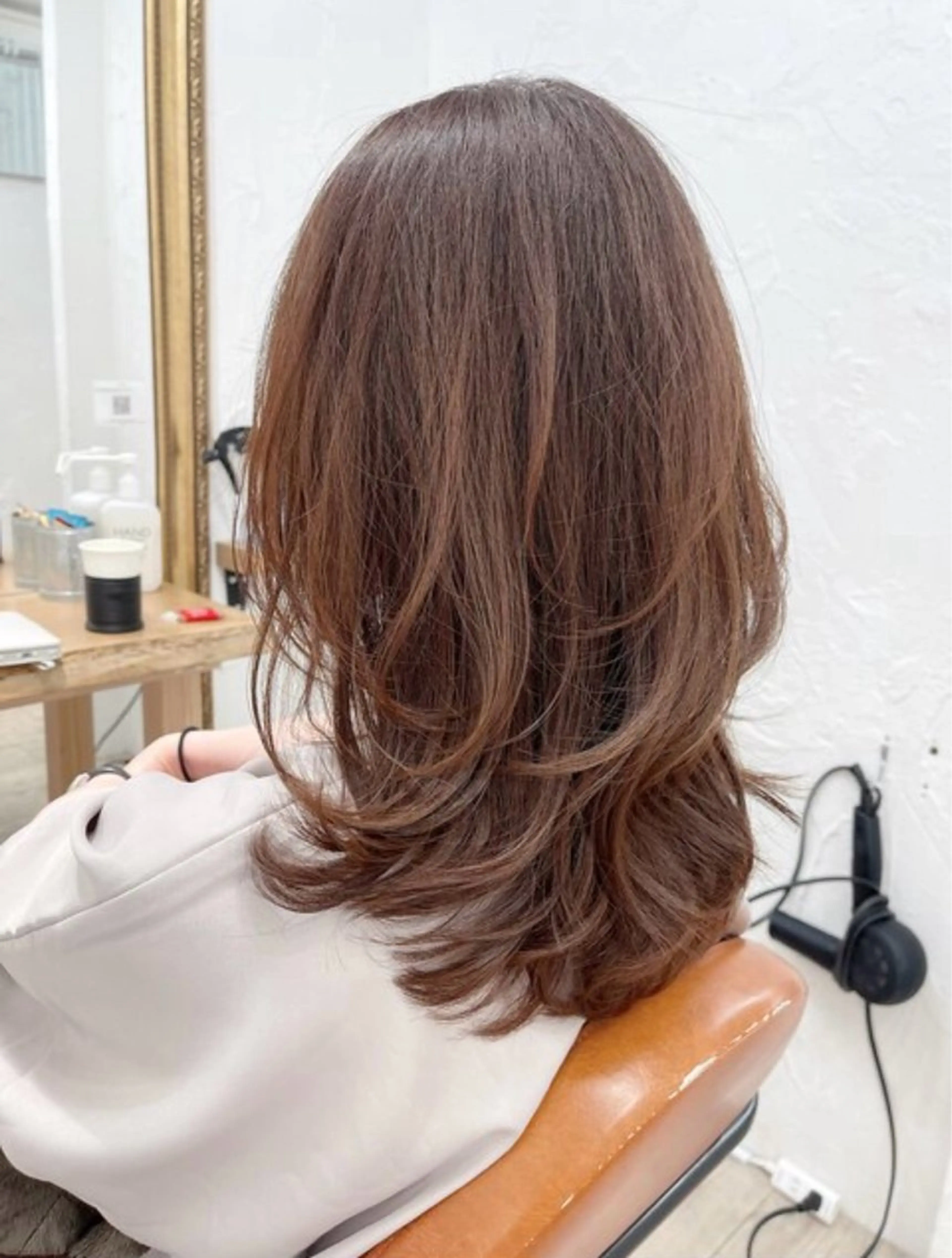 ロング 岡村 真央のヘアスタイル