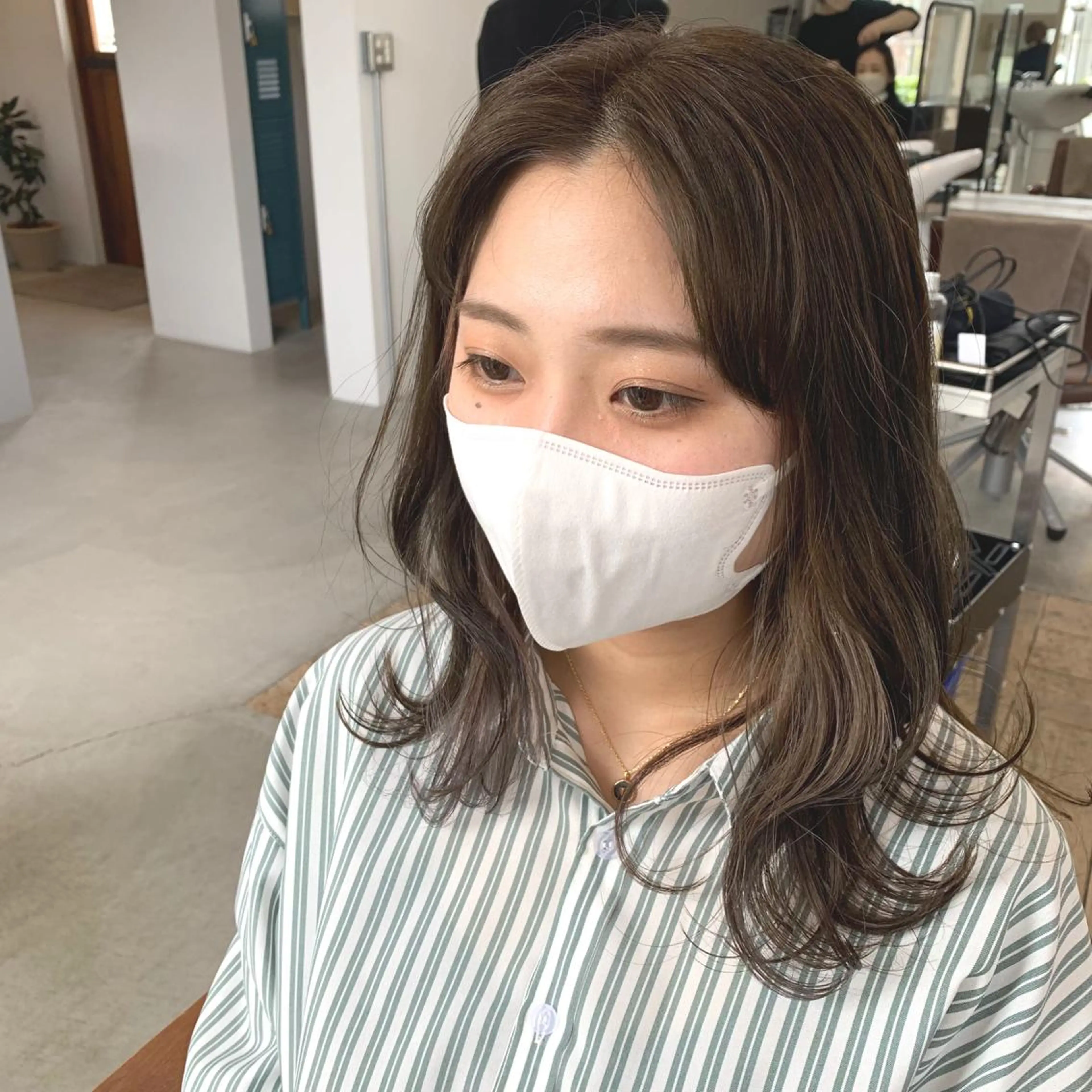 ミディアム カット ヘアカラー kachina所属・綿貫 美雪のヘアスタイル