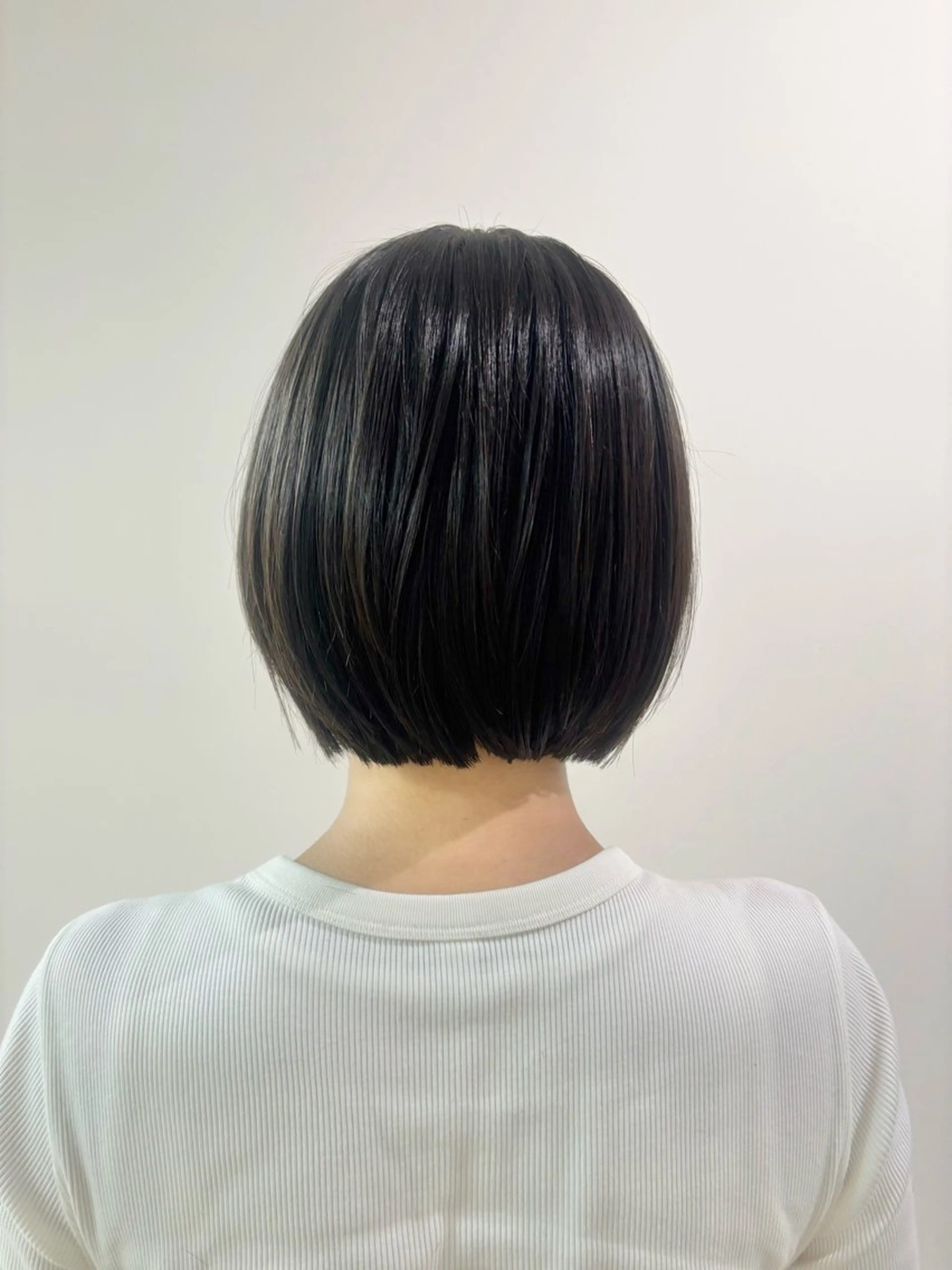 ミディアム 古川 琴美のヘアスタイル